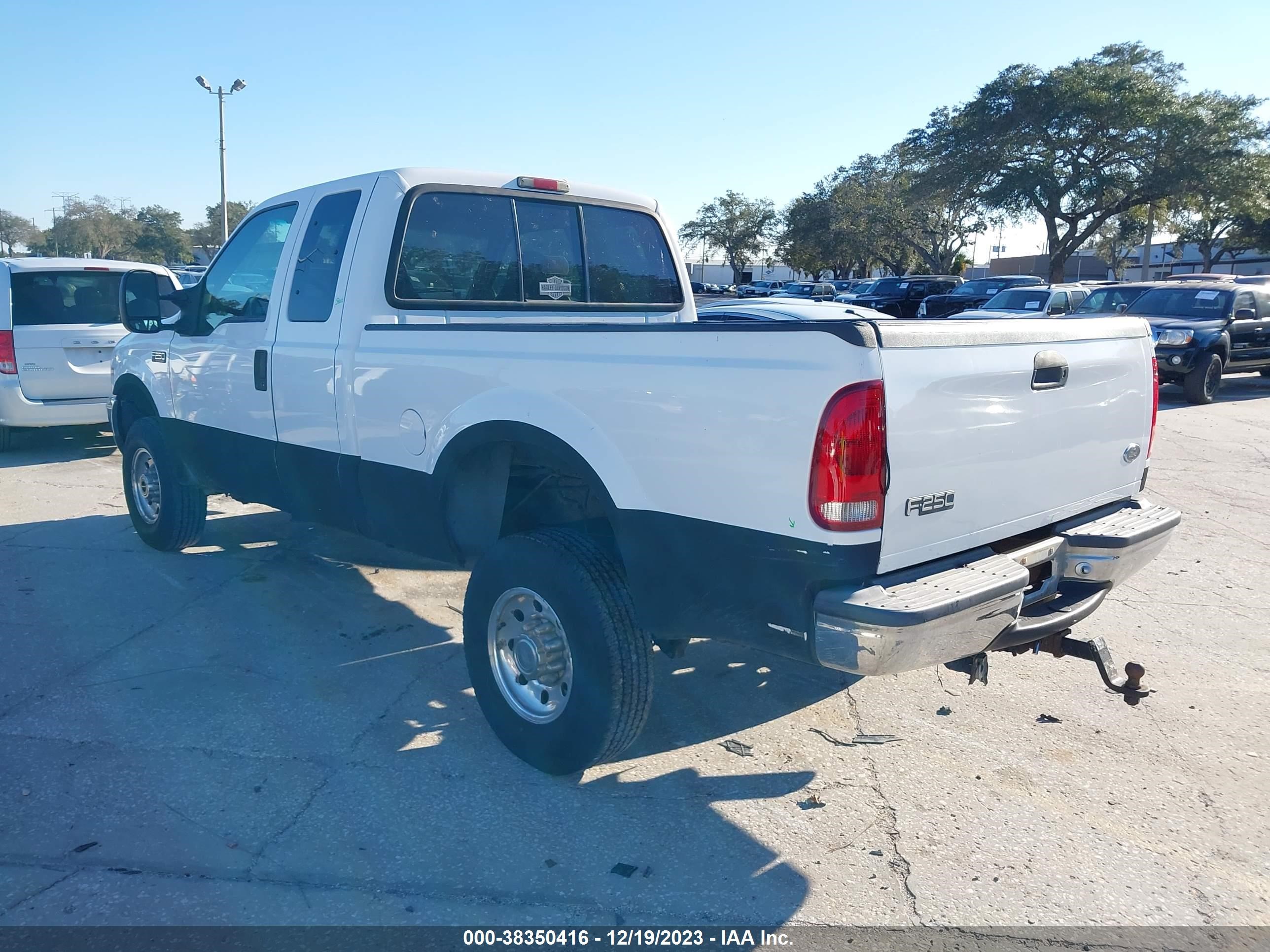 Photo 2 VIN: 1FTNX21F3XEA10602 - FORD F250 