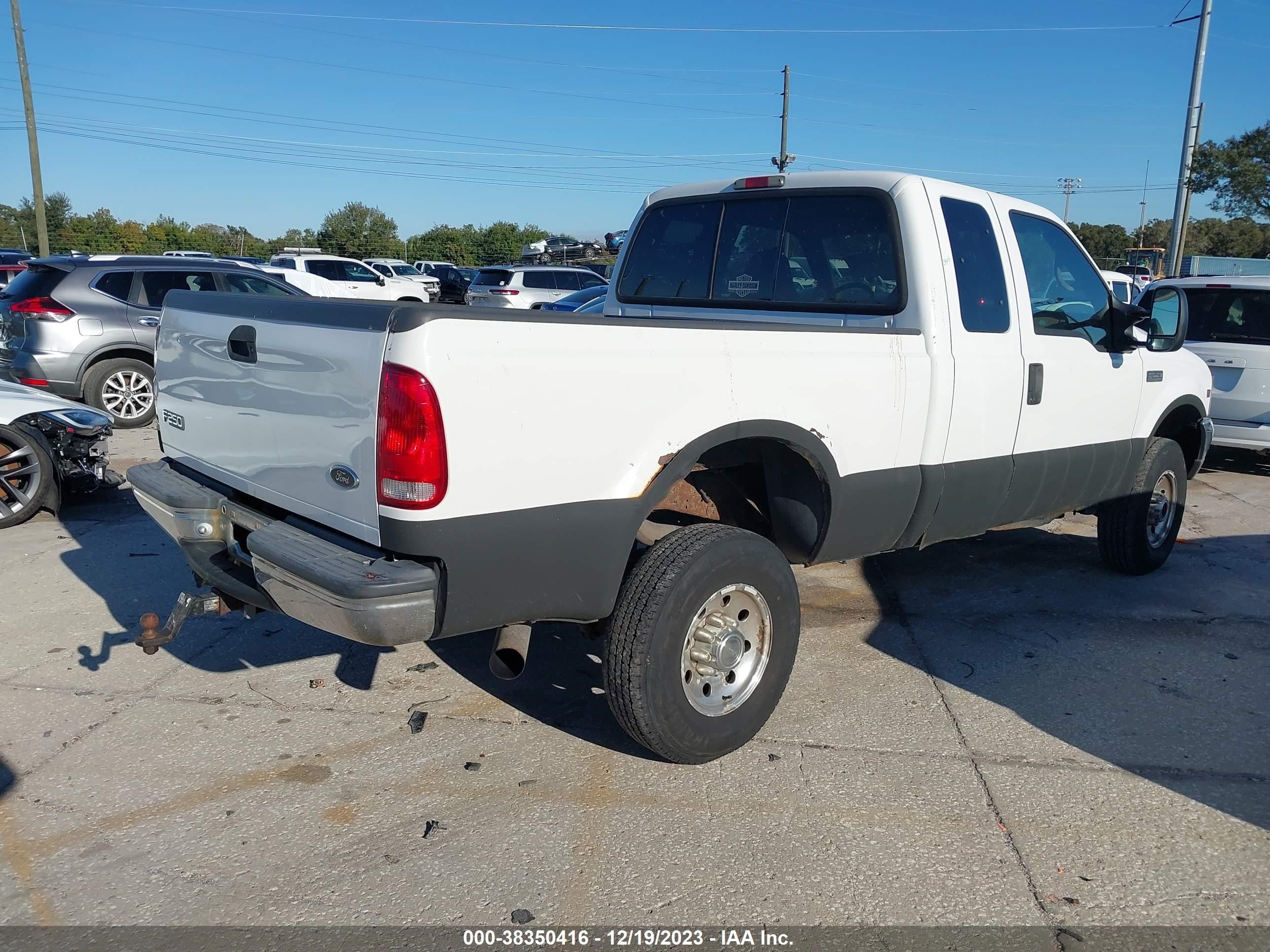 Photo 3 VIN: 1FTNX21F3XEA10602 - FORD F250 