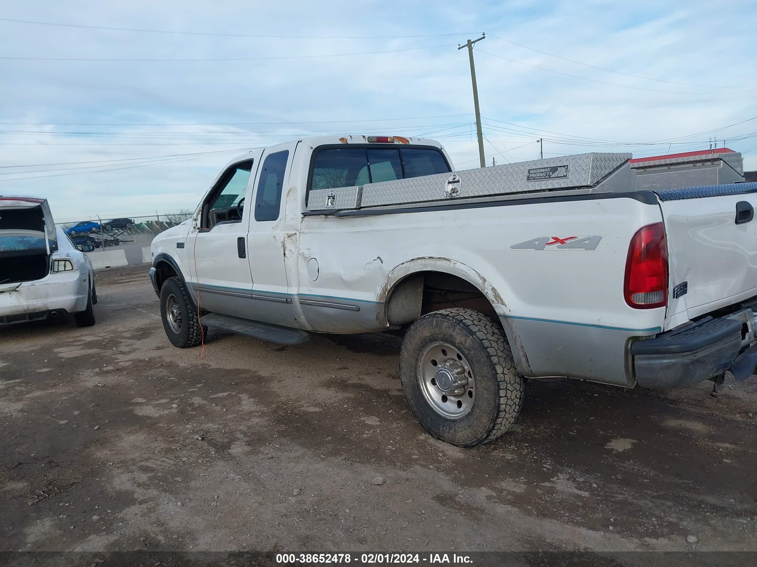 Photo 5 VIN: 1FTNX21F3XEB28102 - FORD F250 