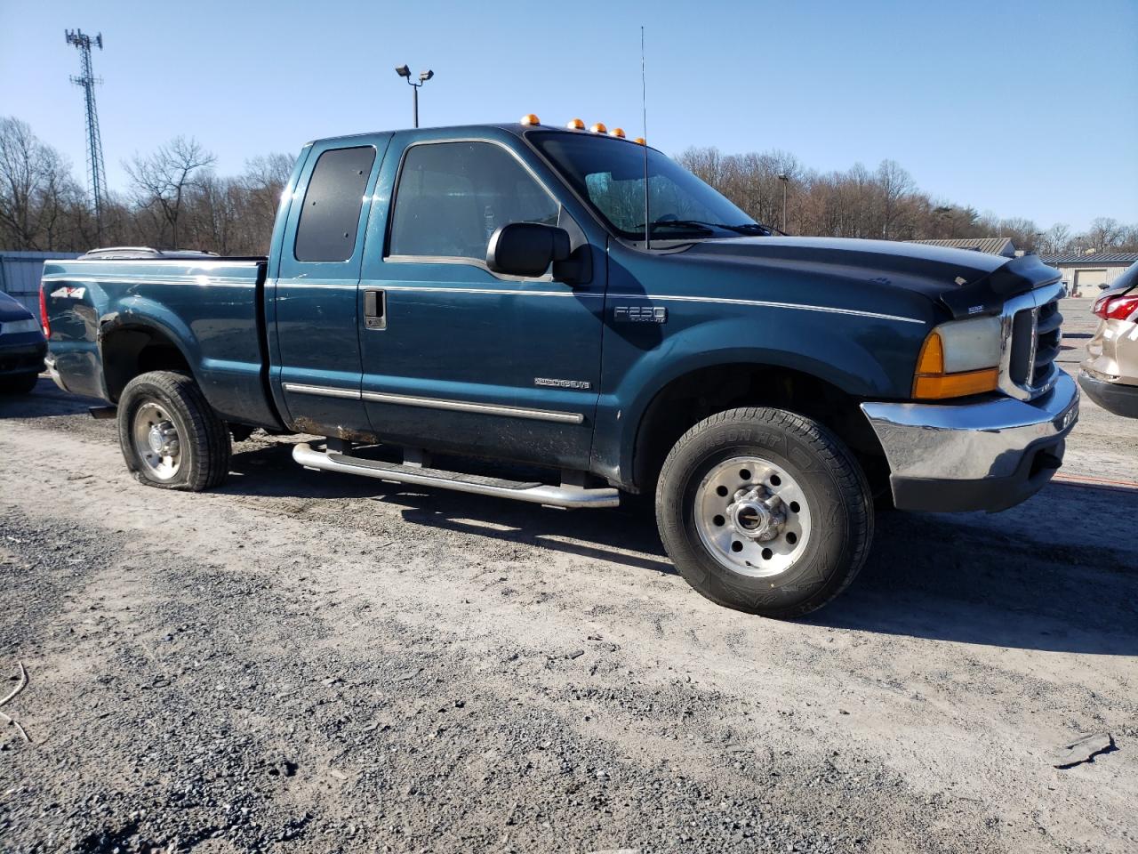 Photo 3 VIN: 1FTNX21F3XEE96747 - FORD F250 