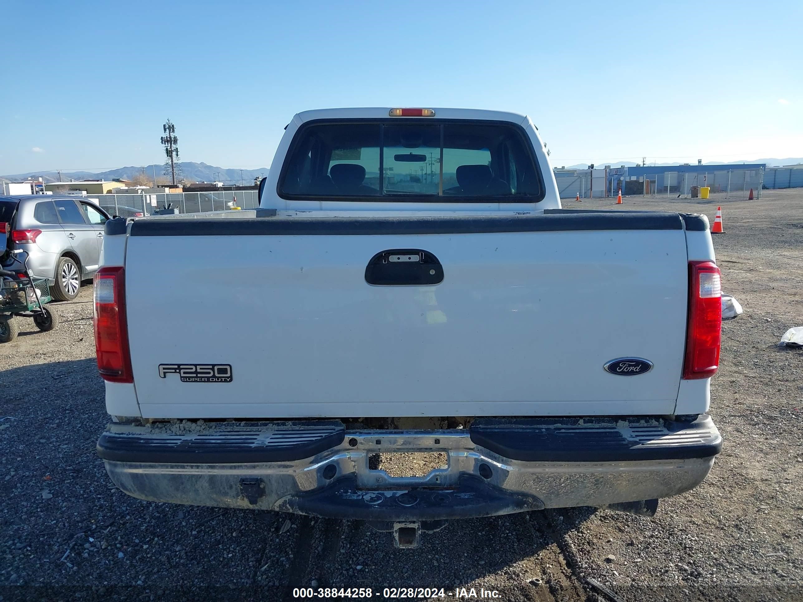 Photo 16 VIN: 1FTNX21F71EA82667 - FORD F250 