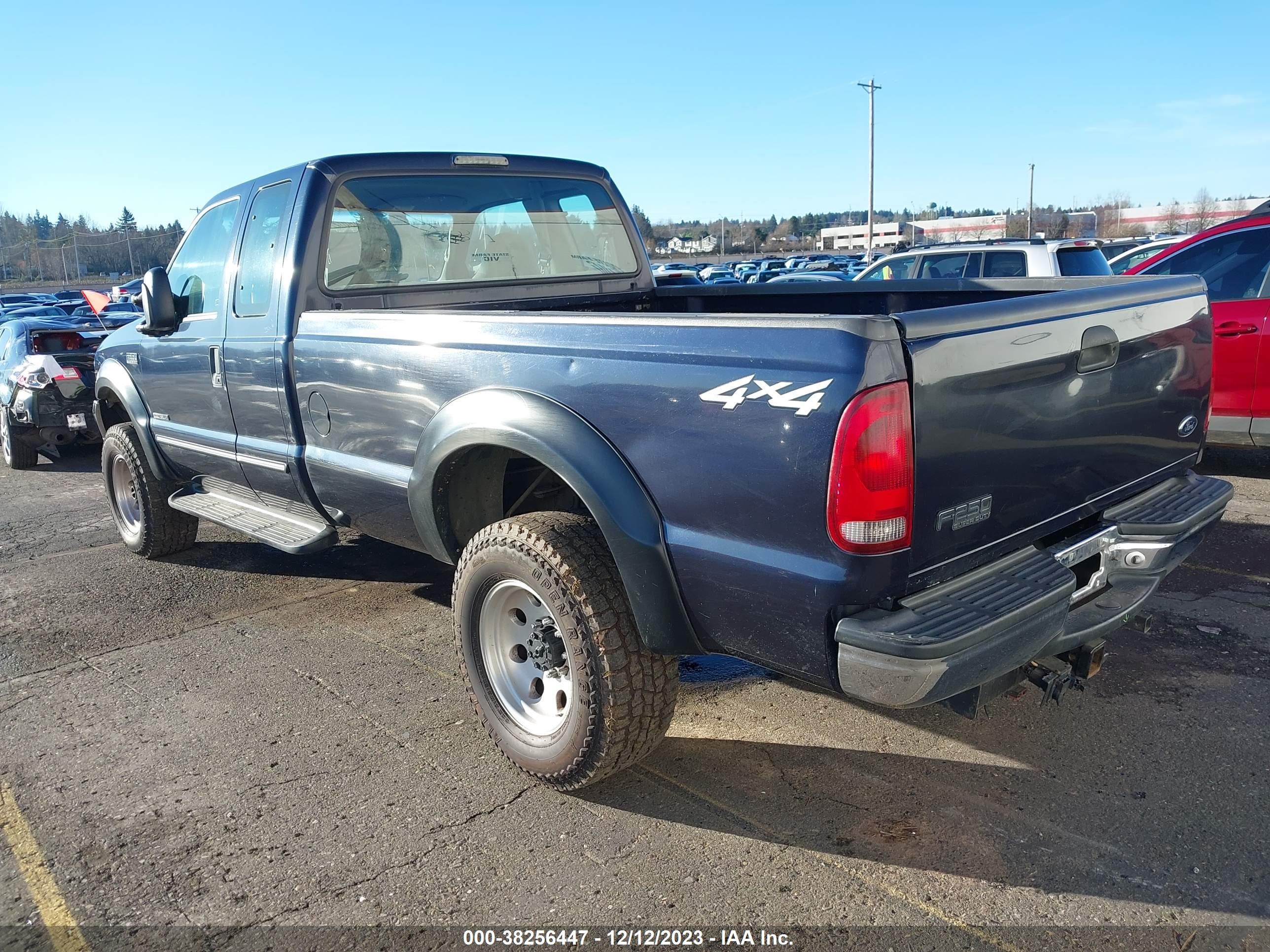 Photo 2 VIN: 1FTNX21F8YEC92155 - FORD F250 