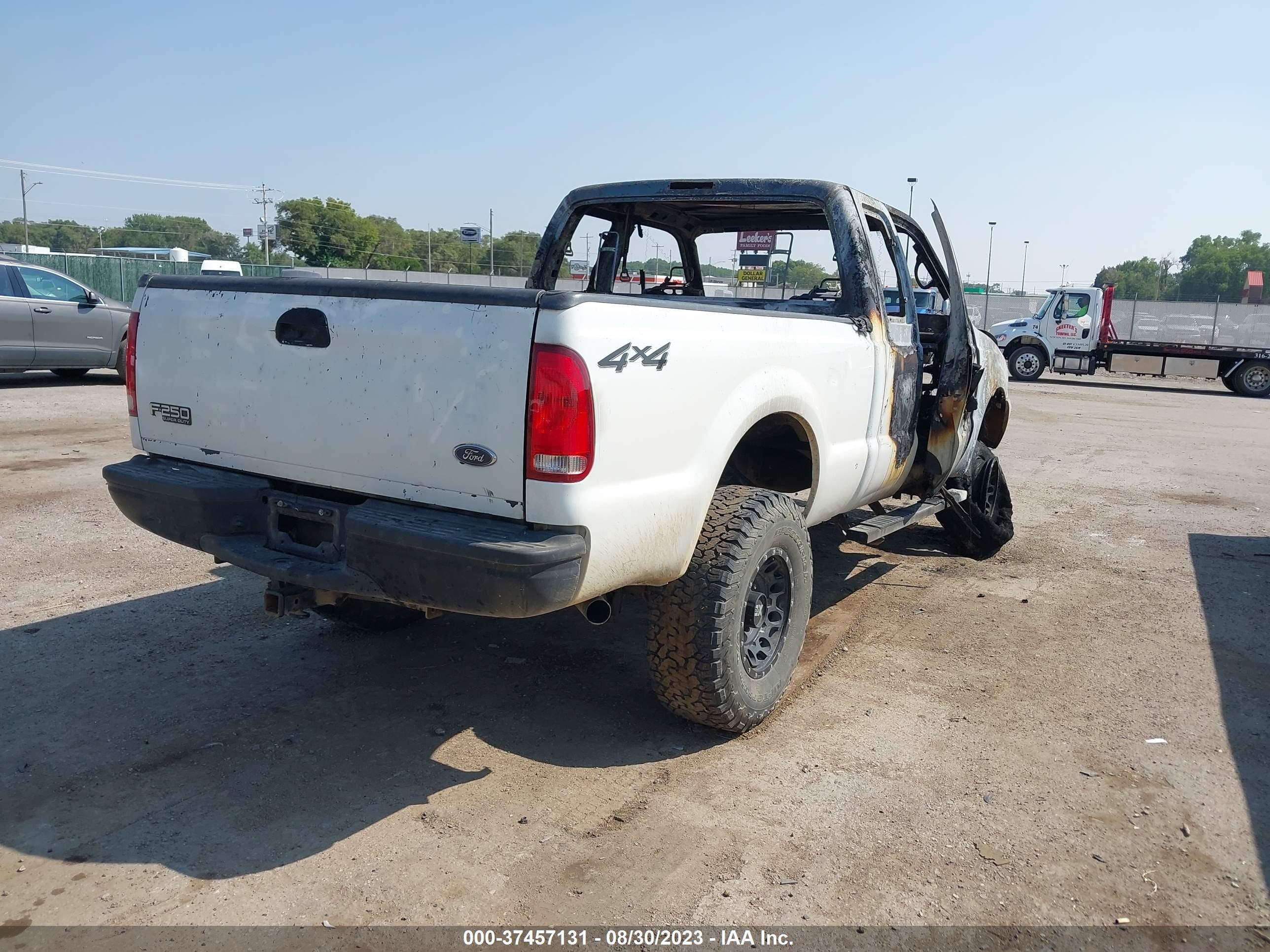 Photo 3 VIN: 1FTNX21L11EC14246 - FORD F250 