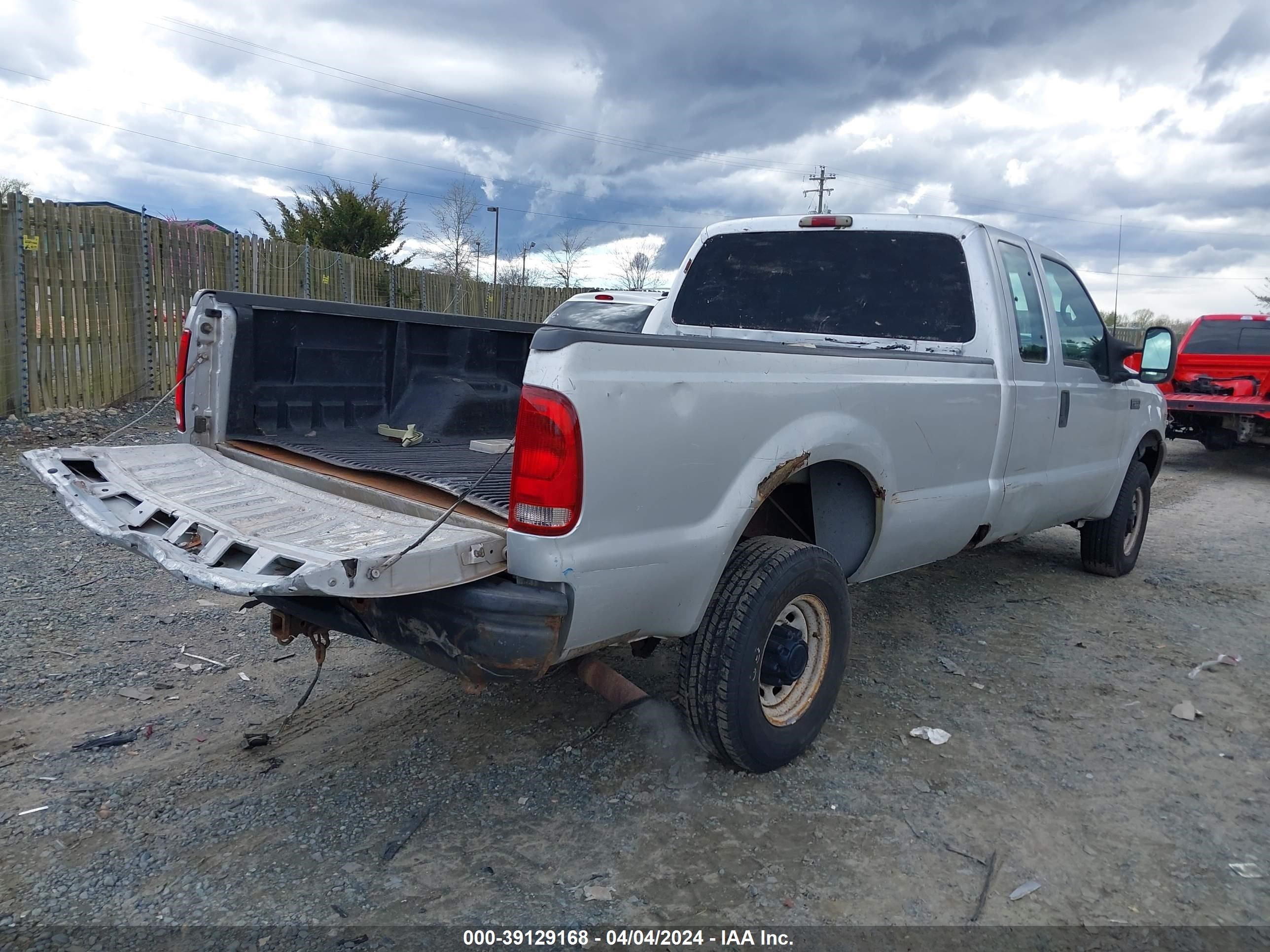 Photo 3 VIN: 1FTNX21L9XEC37394 - FORD F250 