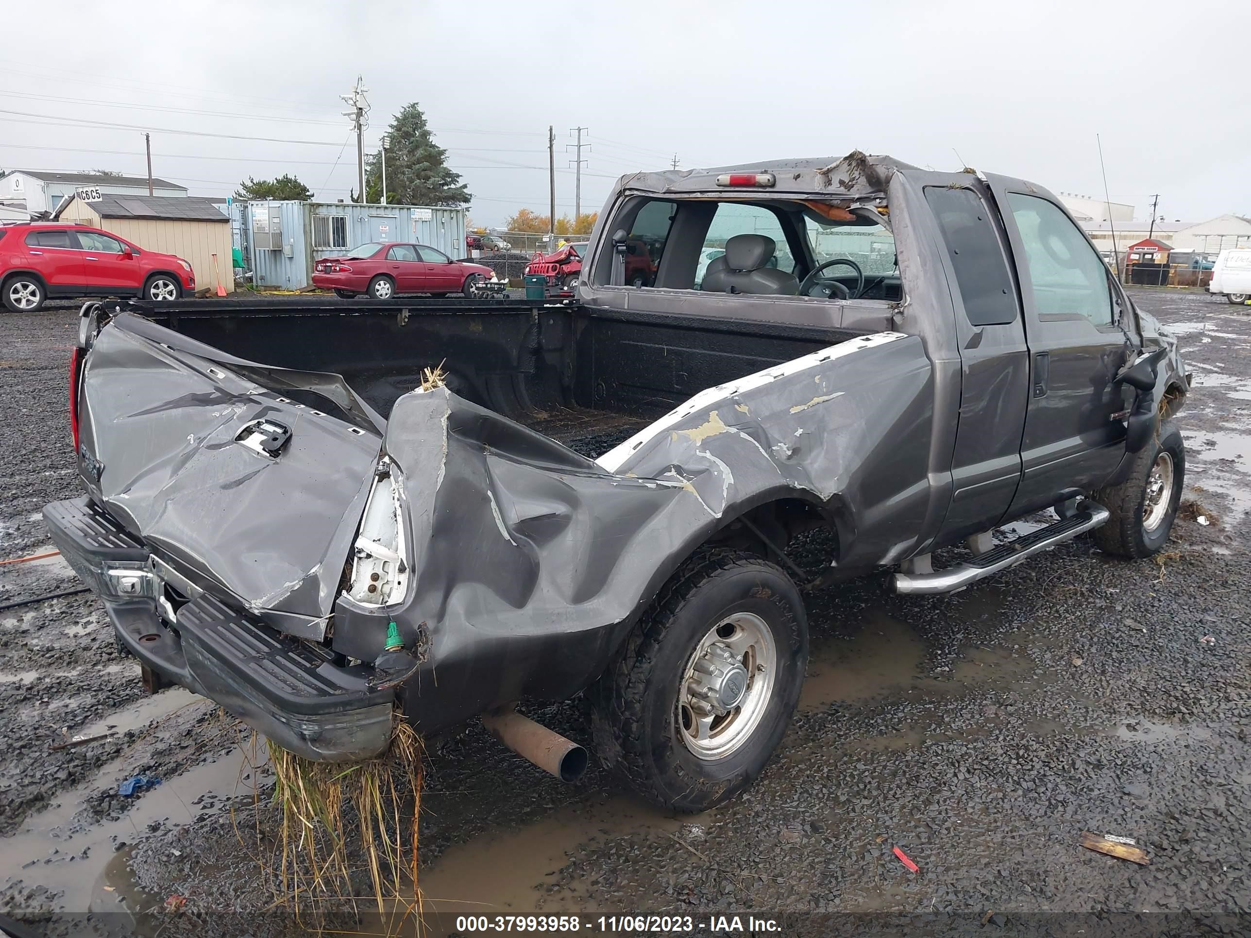 Photo 3 VIN: 1FTNX21P33EC92923 - FORD F250 