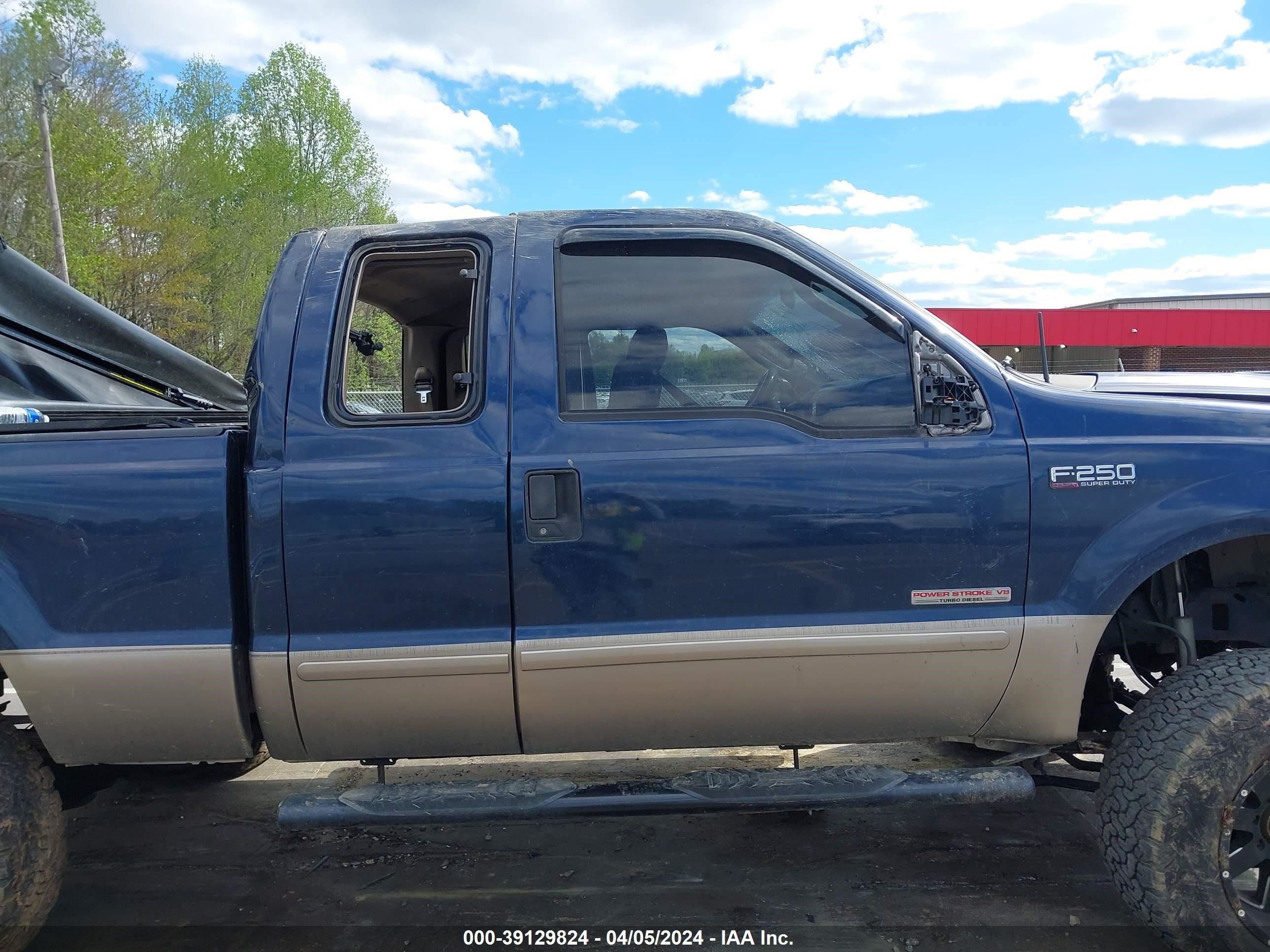 Photo 12 VIN: 1FTNX21P43ED43667 - FORD F250 