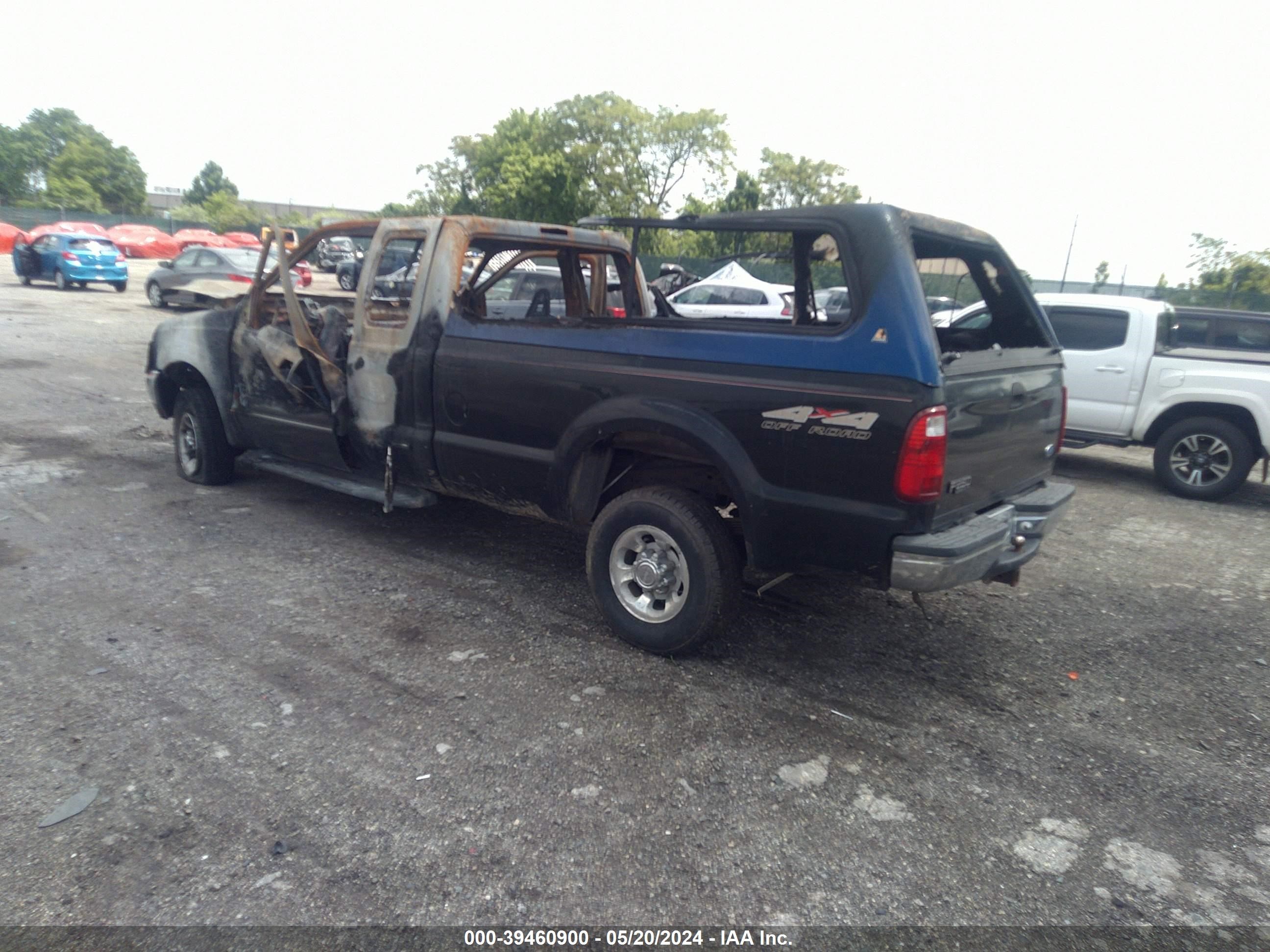 Photo 2 VIN: 1FTNX21S3XEE70825 - FORD F250 