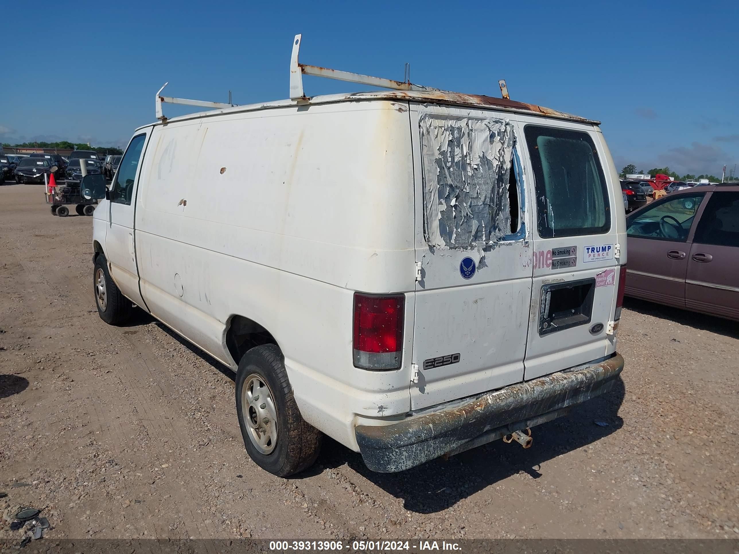 Photo 2 VIN: 1FTPE24L8XHA41861 - FORD ECONOLINE 