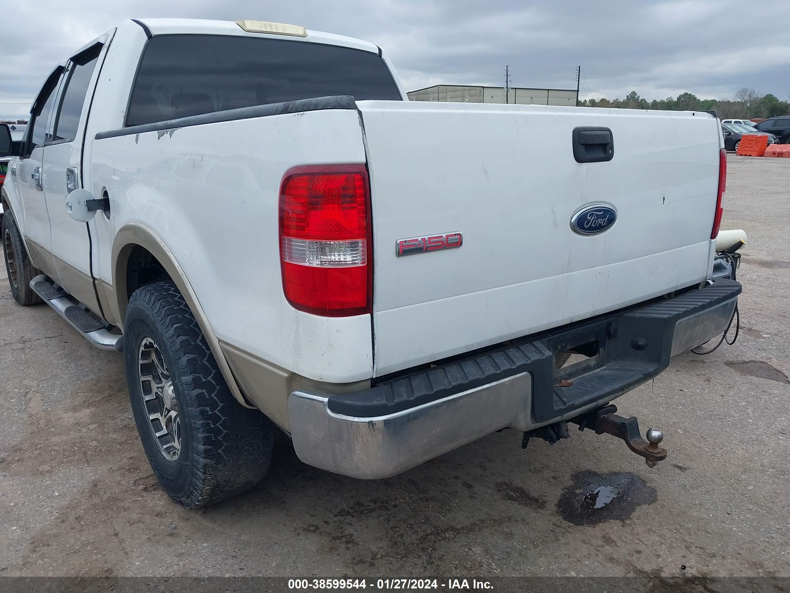 Photo 2 VIN: 1FTPW12505FB47466 - FORD F-150 