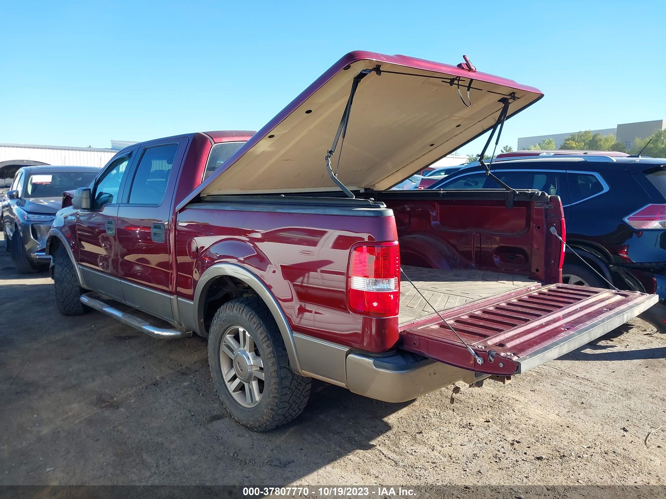 Photo 2 VIN: 1FTPW12585FA31383 - FORD F-150 