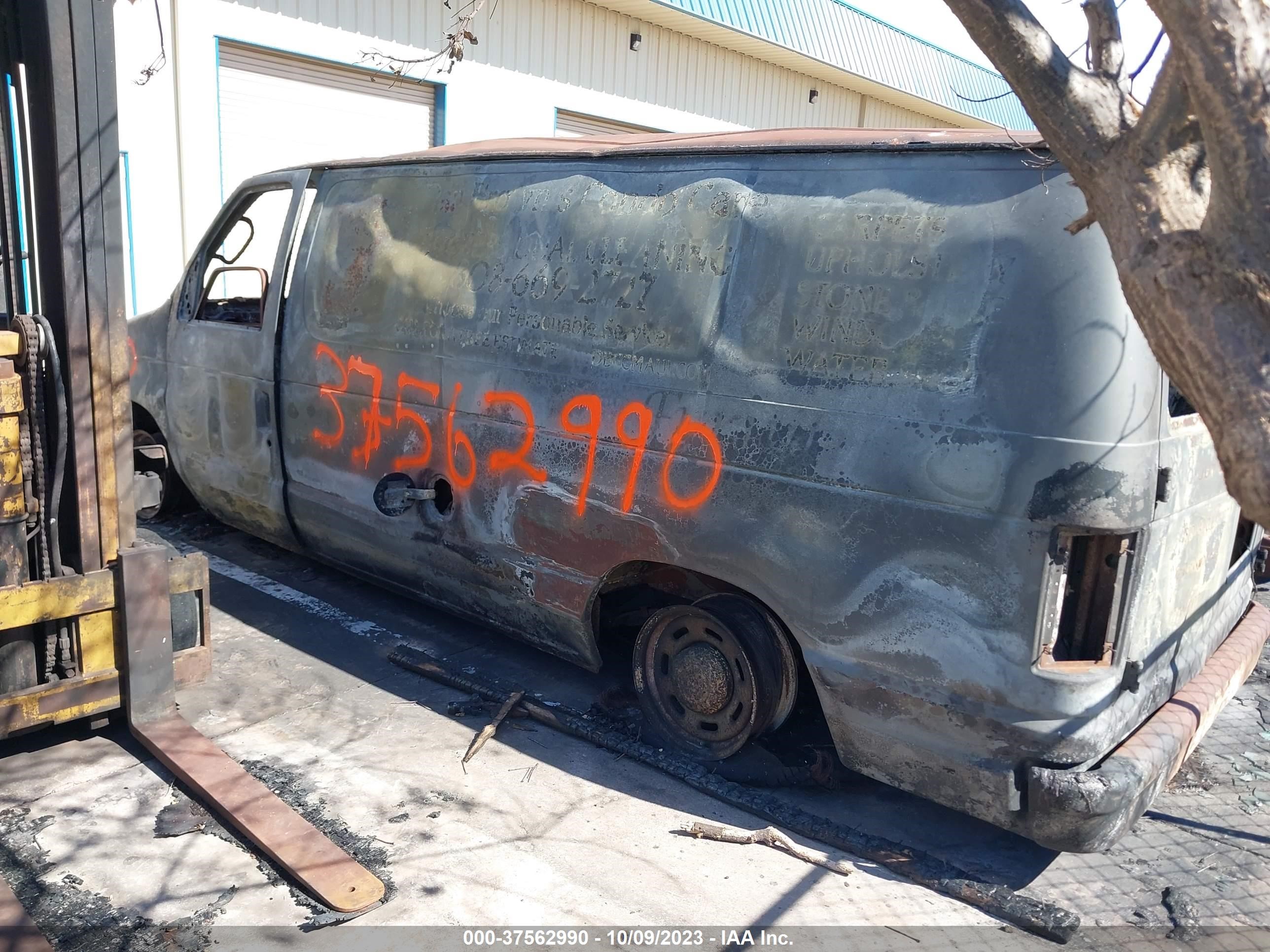 Photo 2 VIN: 1FTRE14W05HA01963 - FORD ECONOLINE 