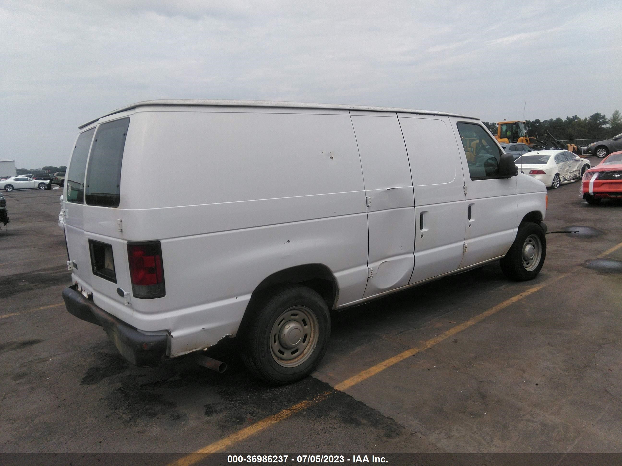 Photo 3 VIN: 1FTRE14W75HA89345 - FORD ECONOLINE 