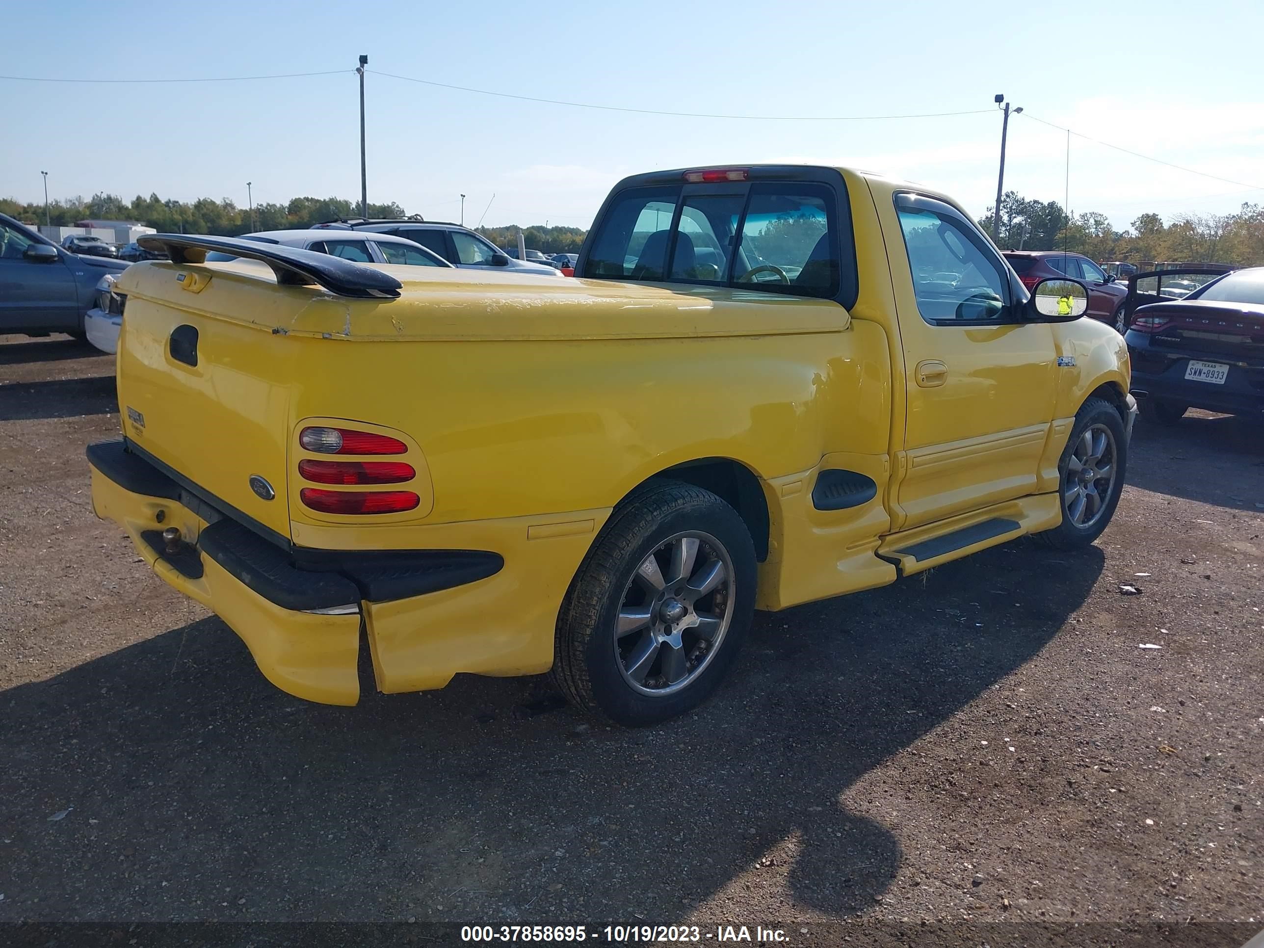 Photo 3 VIN: 1FTRF07L52KB68892 - FORD F-150 