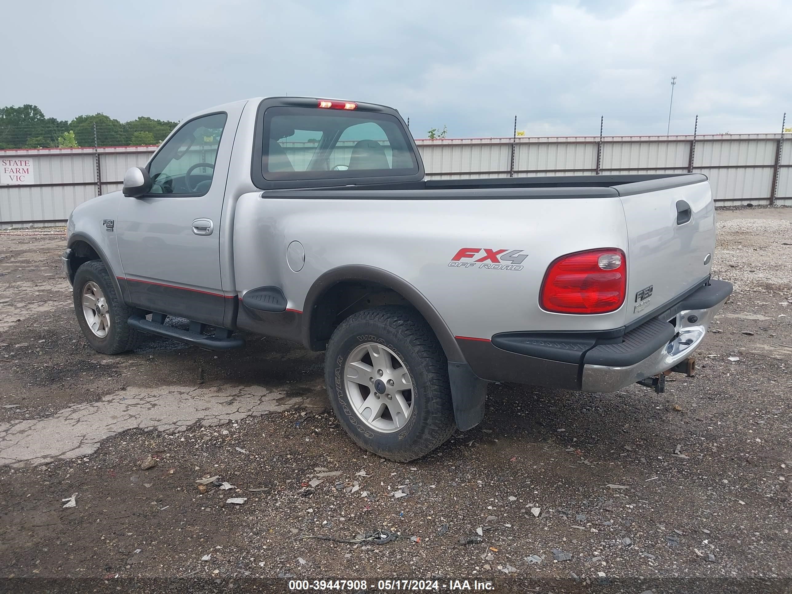 Photo 2 VIN: 1FTRF08WX3KA47396 - FORD F-150 