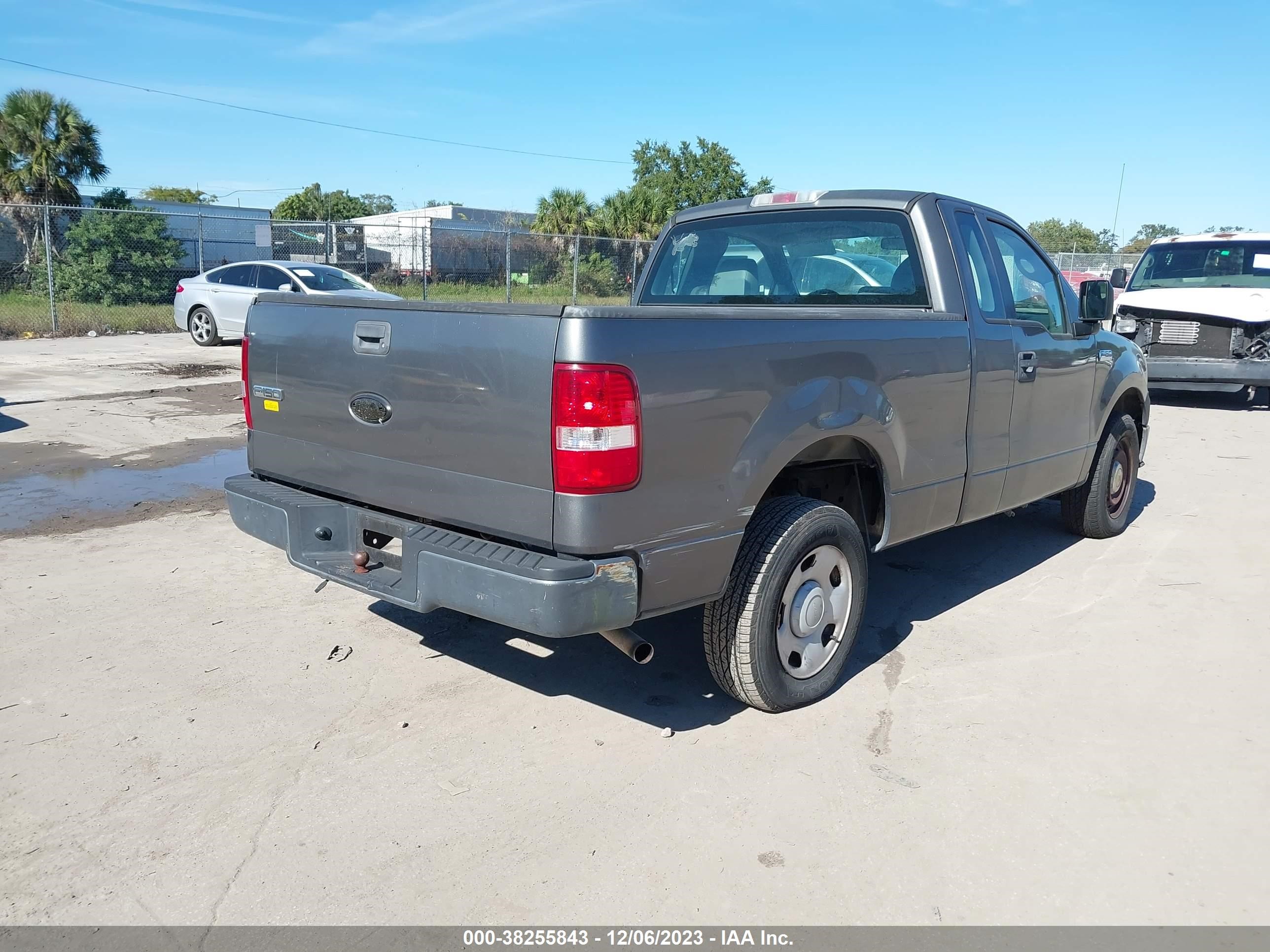 Photo 3 VIN: 1FTRF12206NB31483 - FORD F-150 