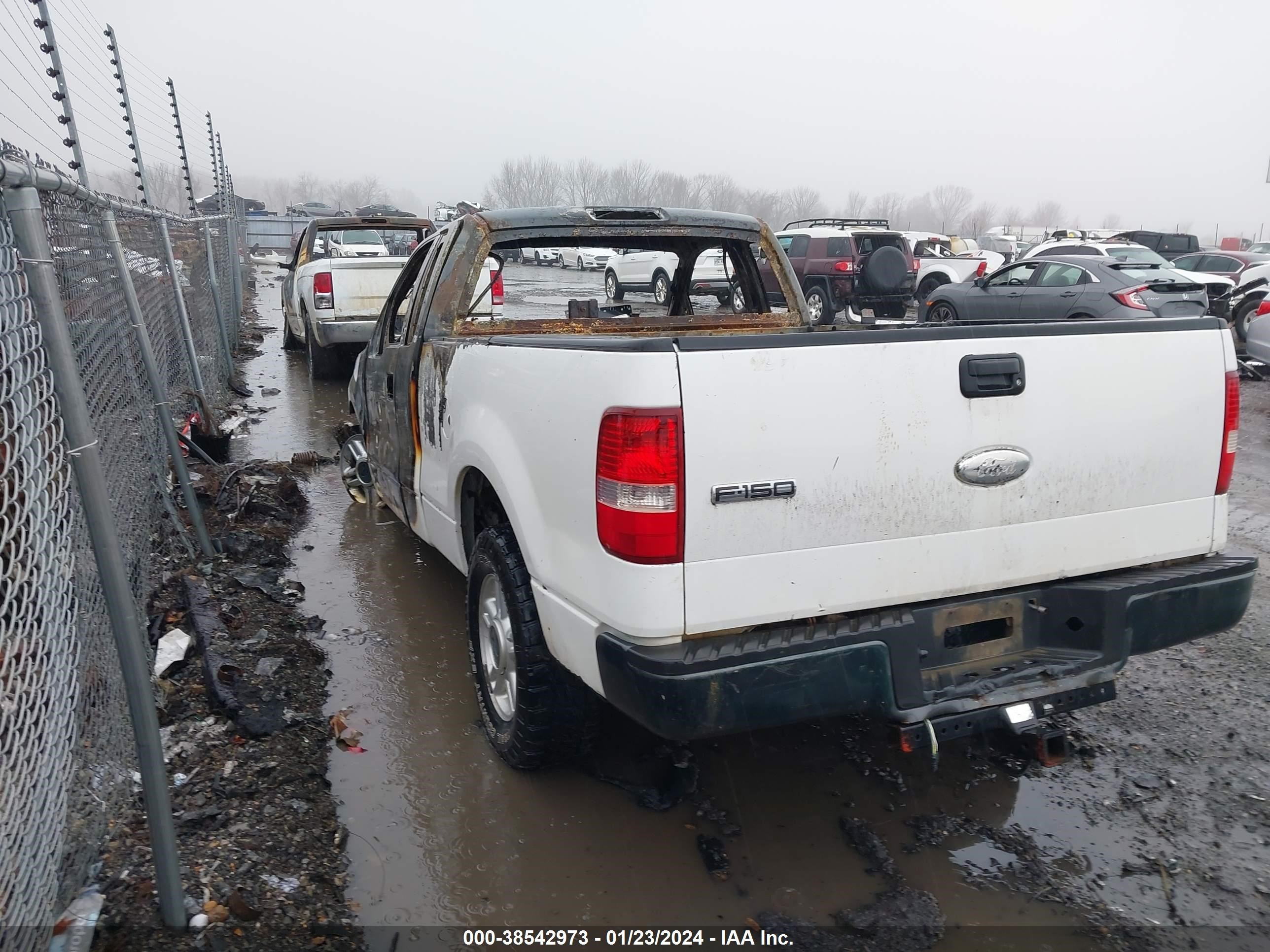 Photo 2 VIN: 1FTRF12207NA42756 - FORD F-150 