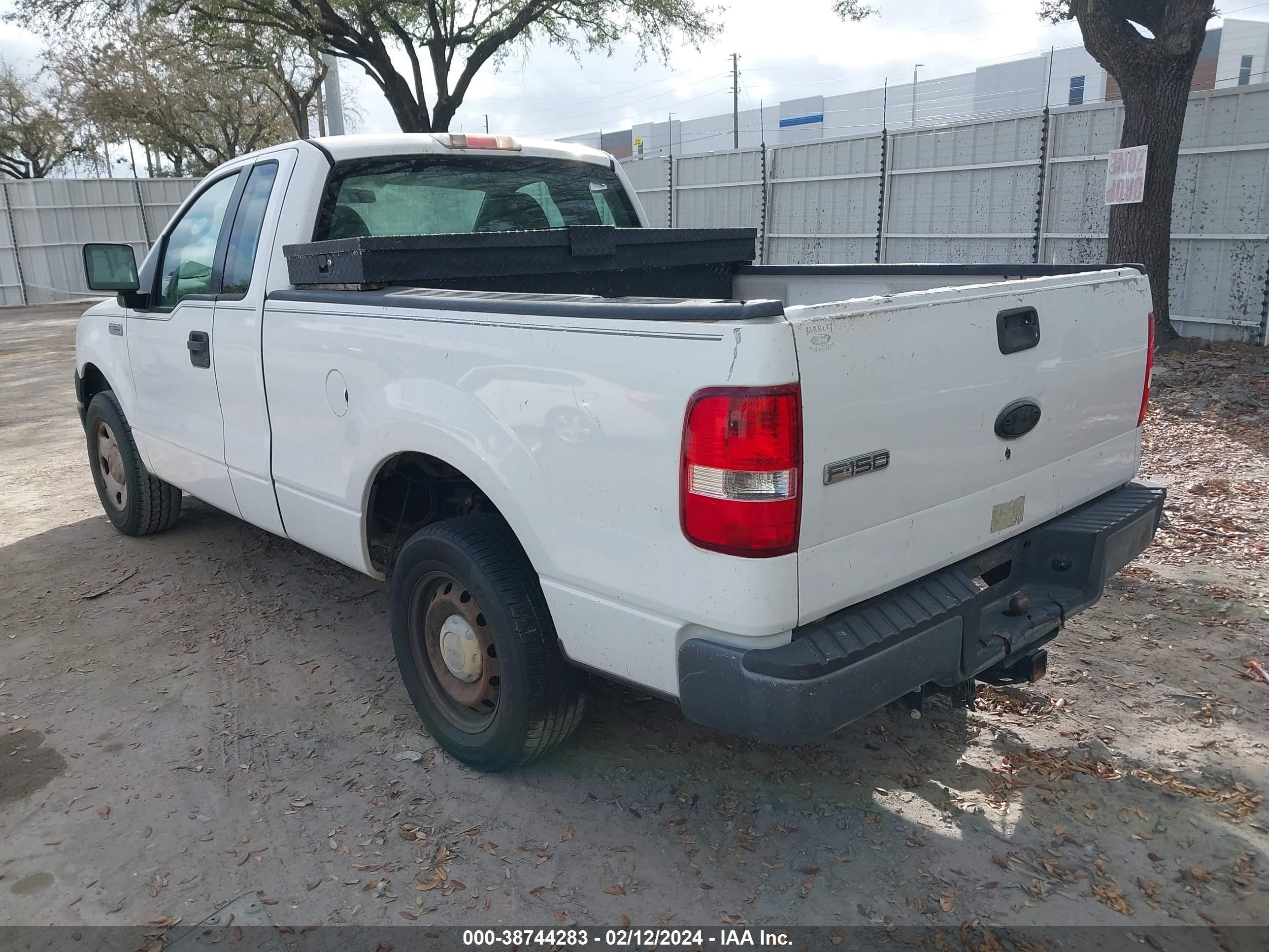 Photo 2 VIN: 1FTRF12216NB88775 - FORD F-150 