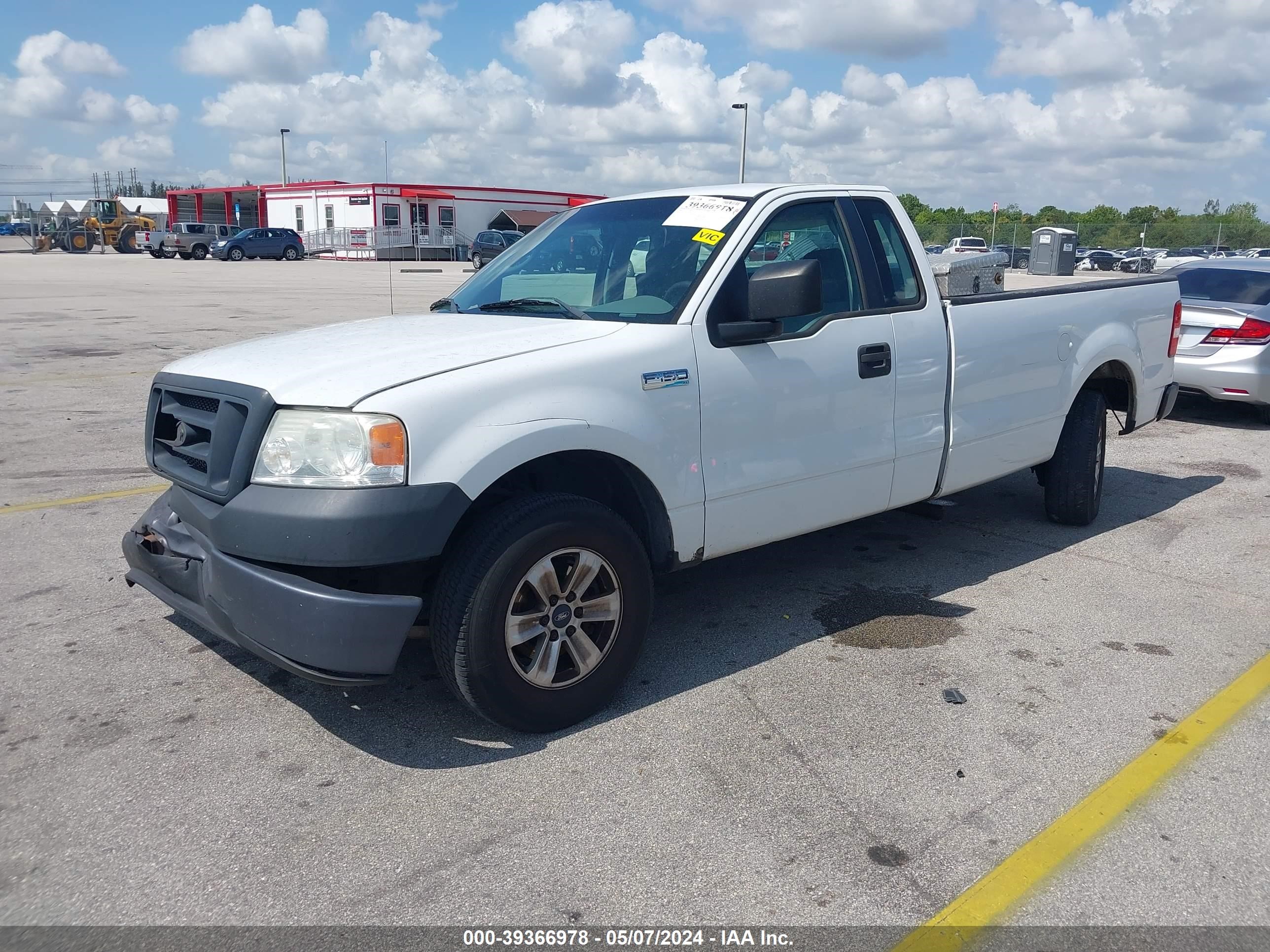 Photo 1 VIN: 1FTRF12226NA94257 - FORD F-150 