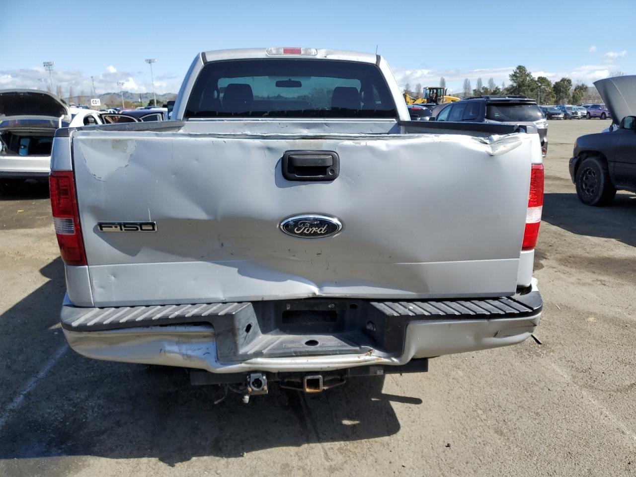 Photo 5 VIN: 1FTRF12227KC52549 - FORD F-150 