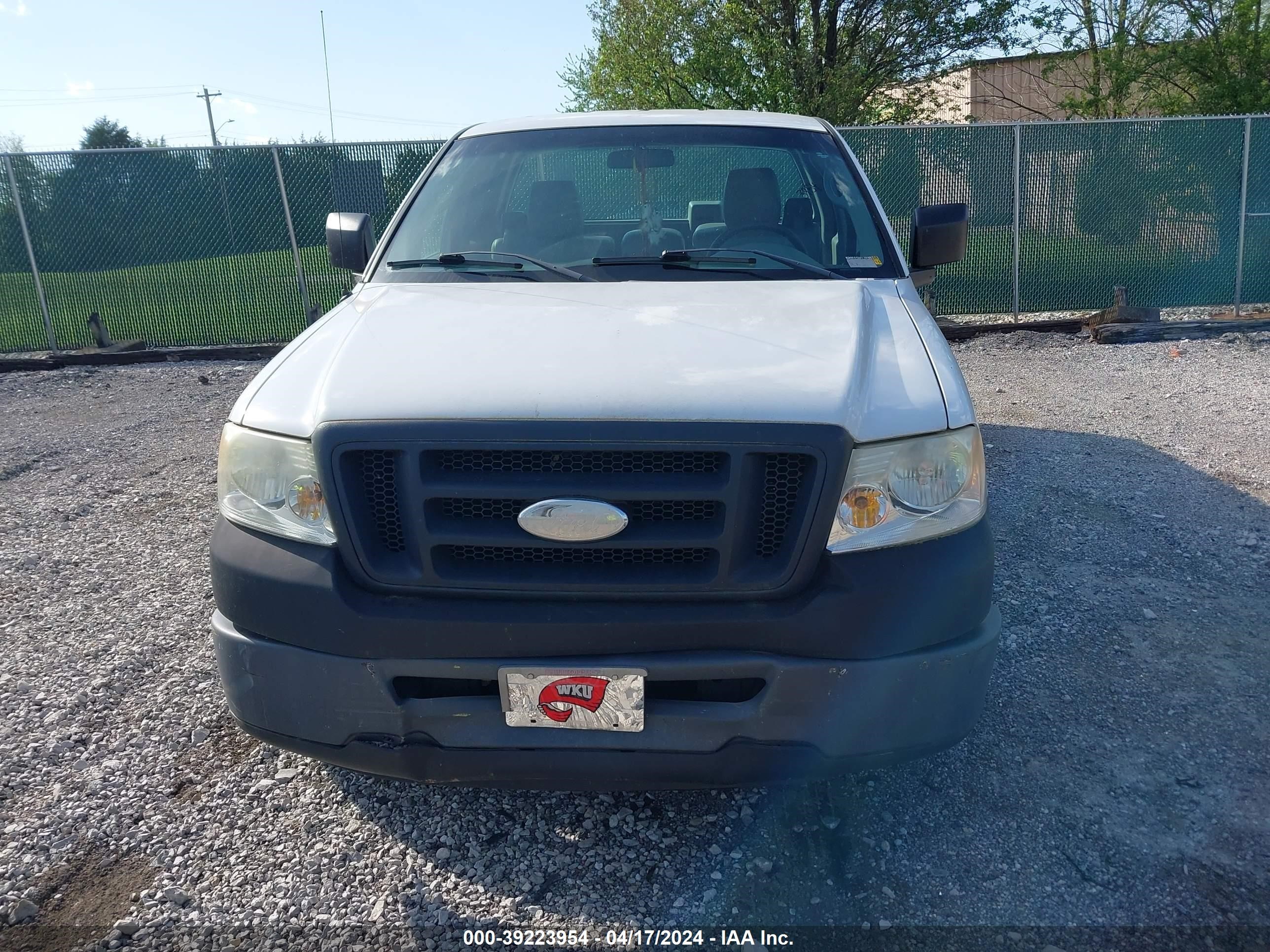 Photo 11 VIN: 1FTRF12227NA82000 - FORD F-150 