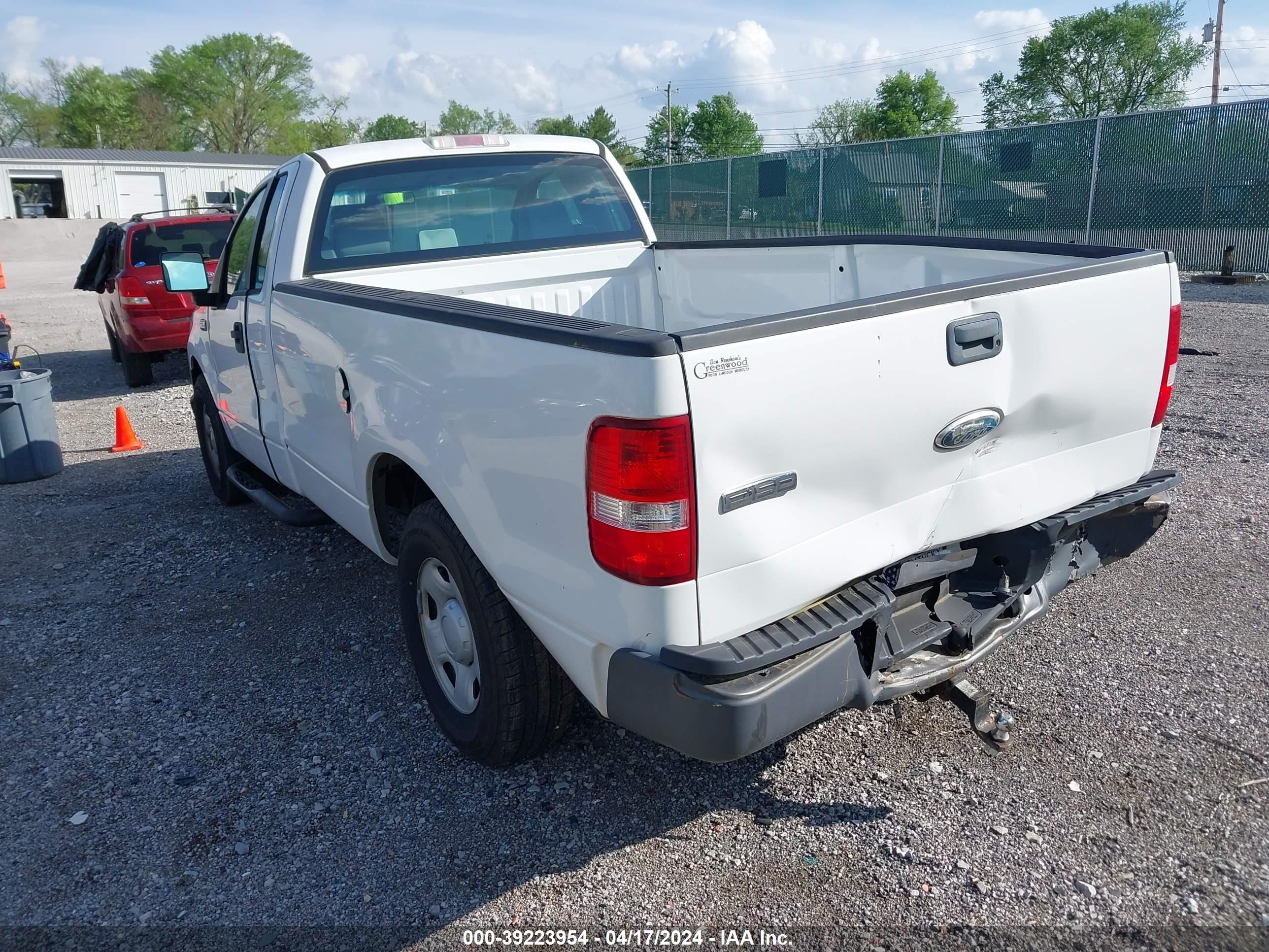 Photo 2 VIN: 1FTRF12227NA82000 - FORD F-150 