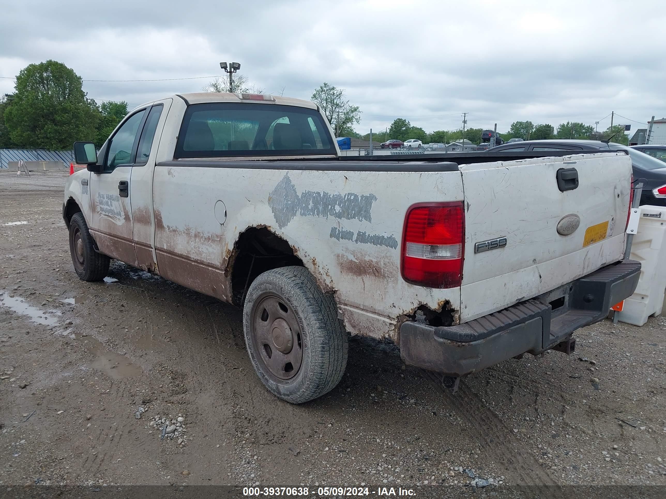 Photo 2 VIN: 1FTRF12237KC50079 - FORD F-150 