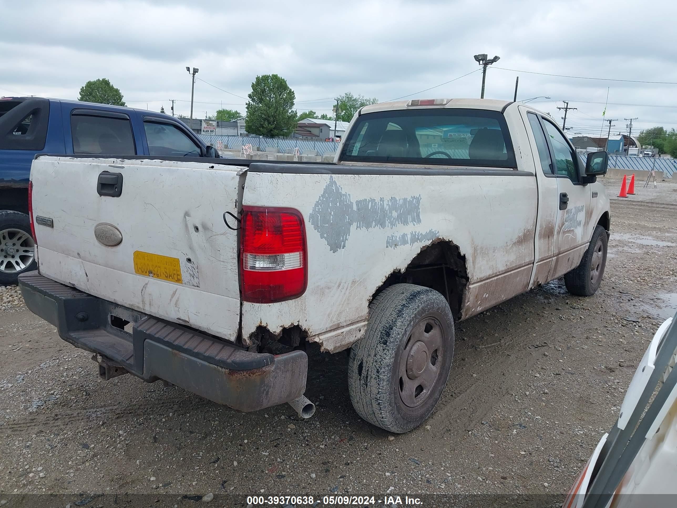 Photo 3 VIN: 1FTRF12237KC50079 - FORD F-150 