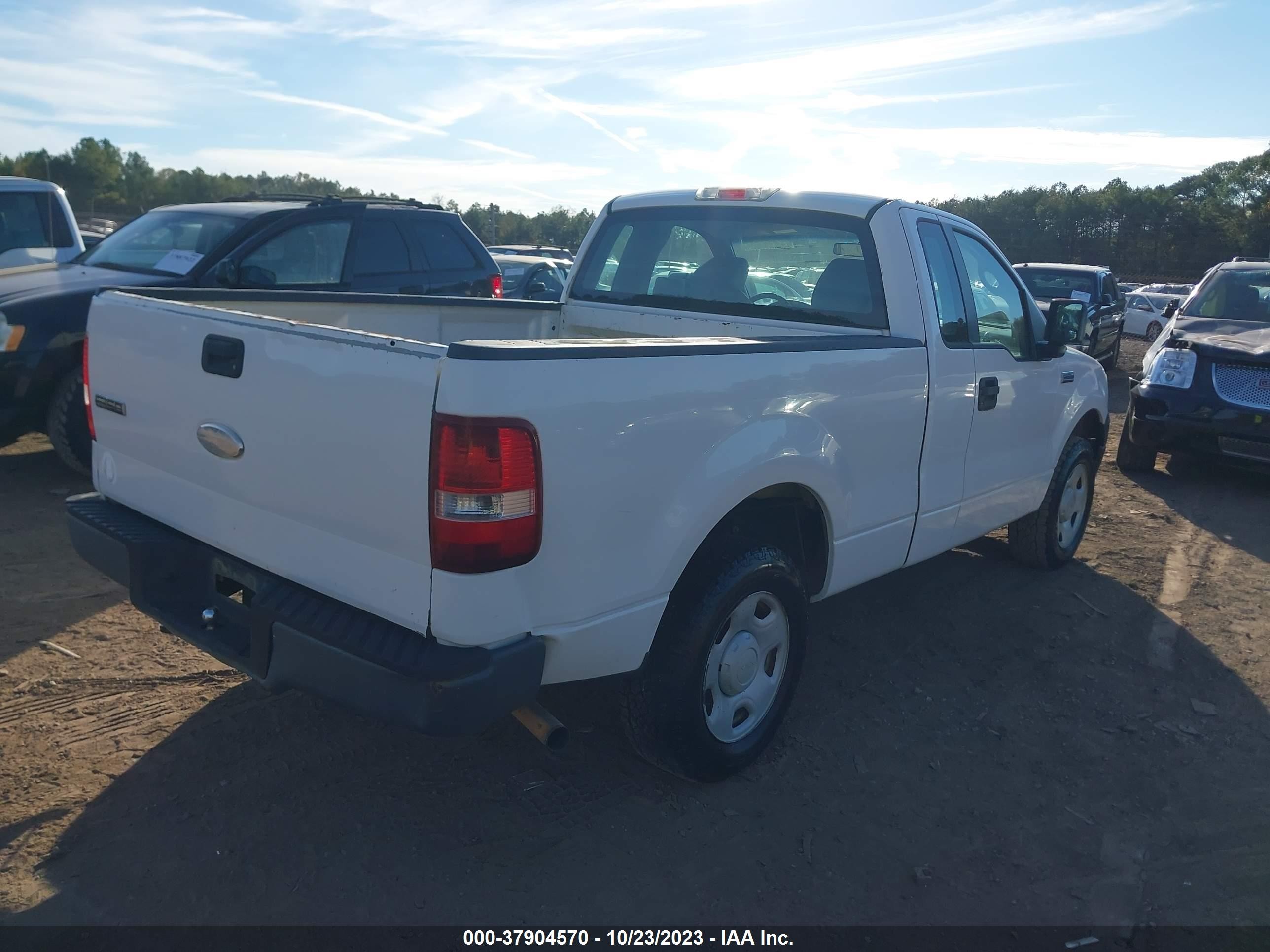 Photo 3 VIN: 1FTRF12237NA66436 - FORD F-150 