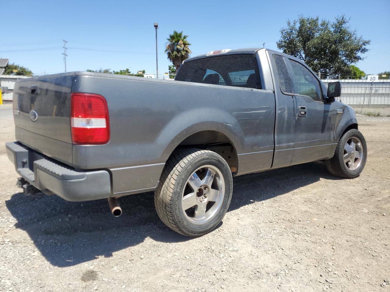 Photo 2 VIN: 1FTRF12245NC07978 - FORD F-150 