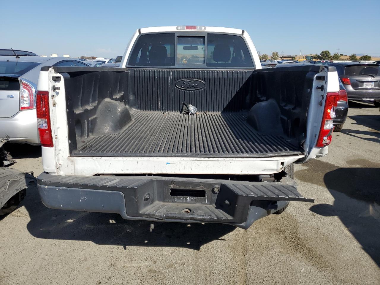 Photo 5 VIN: 1FTRF12246NA68064 - FORD F-150 