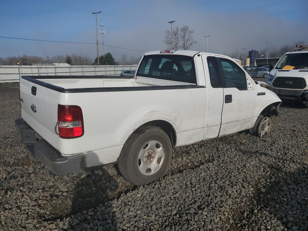 Photo 2 VIN: 1FTRF12257NA47225 - FORD F-150 