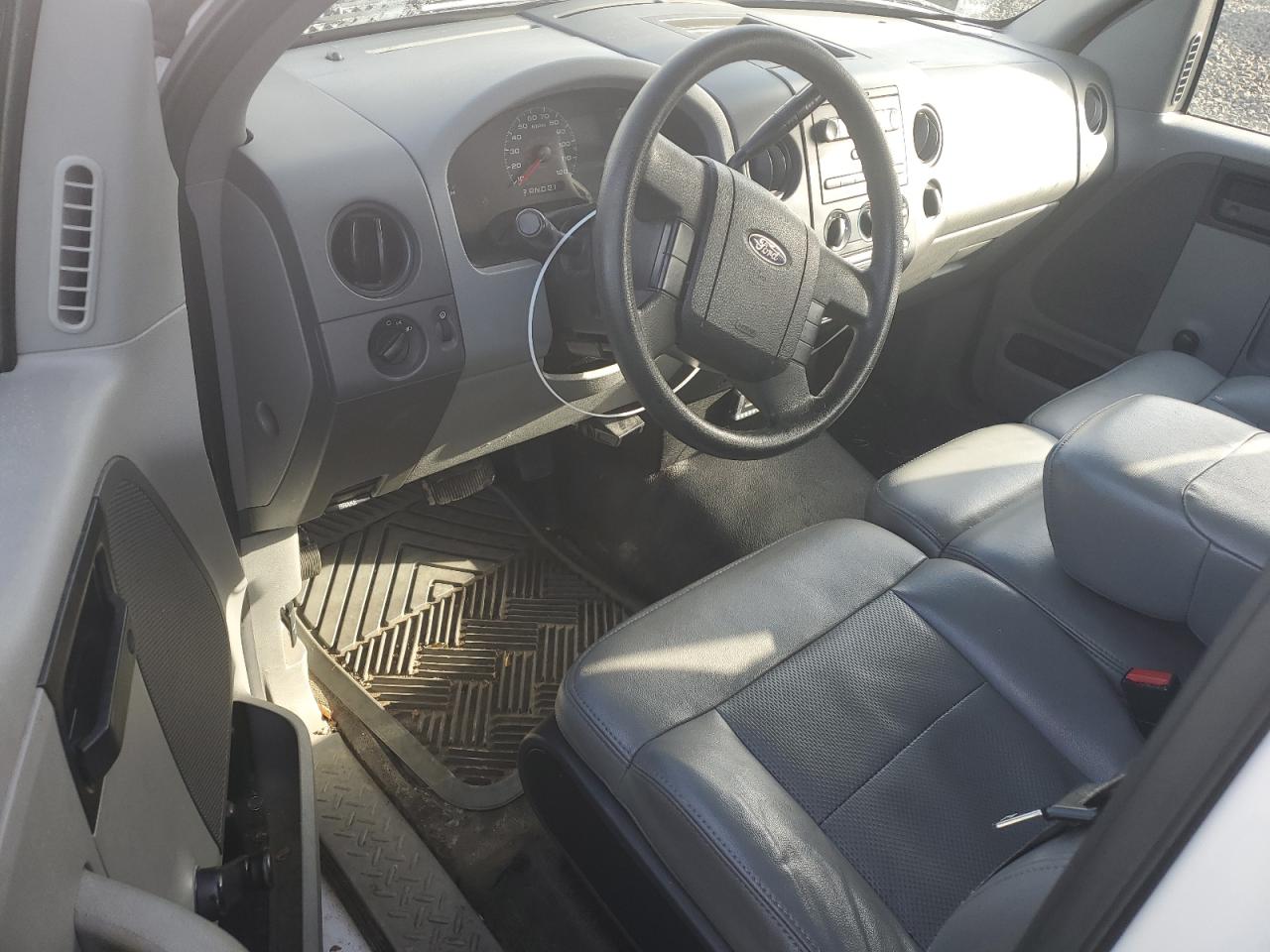 Photo 7 VIN: 1FTRF12257NA47225 - FORD F-150 