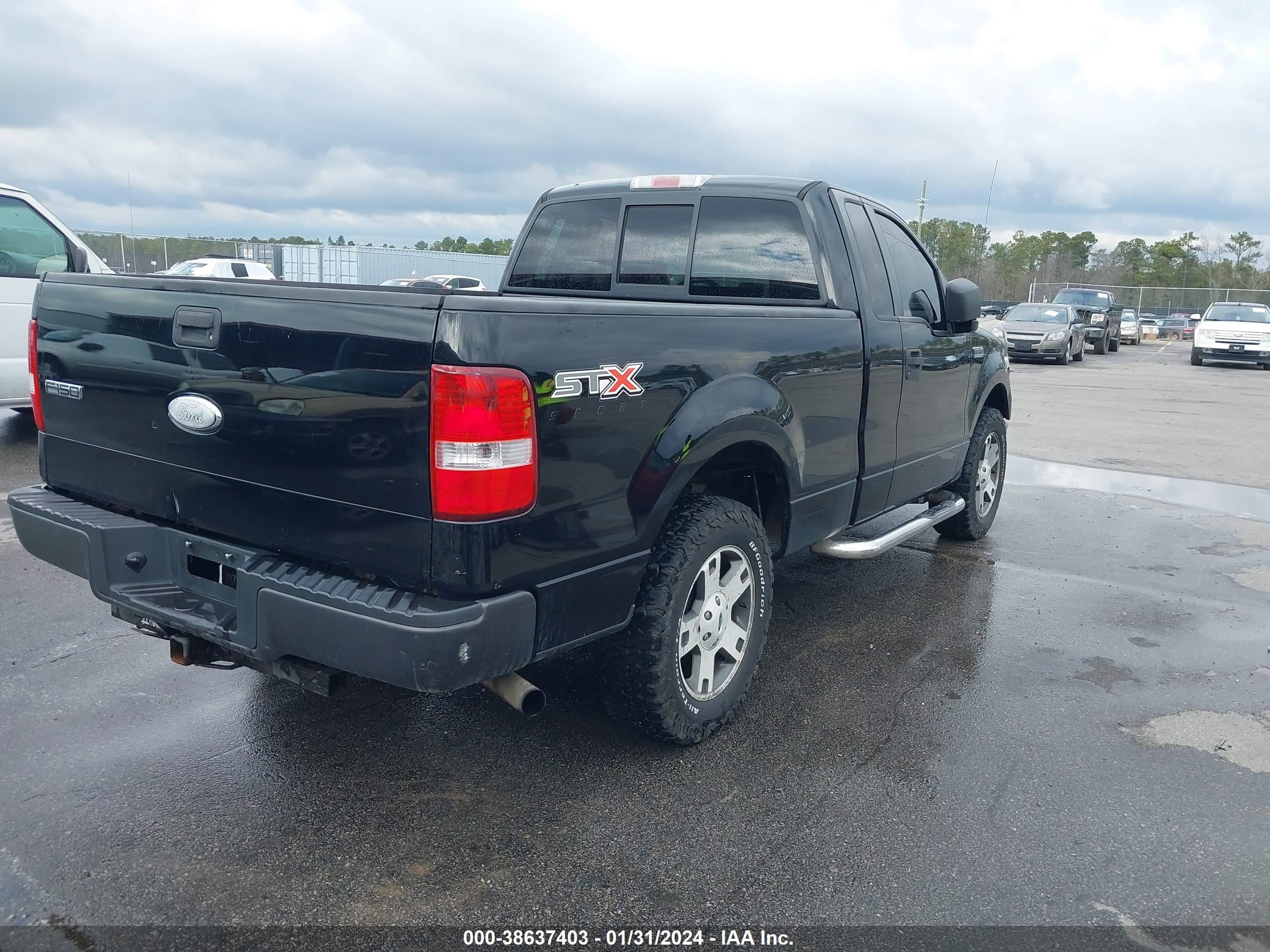 Photo 3 VIN: 1FTRF12268KC53785 - FORD F-150 