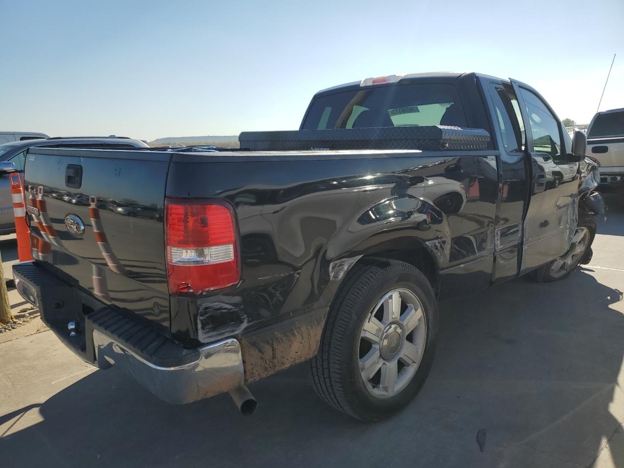 Photo 2 VIN: 1FTRF12268KD96333 - FORD F-150 