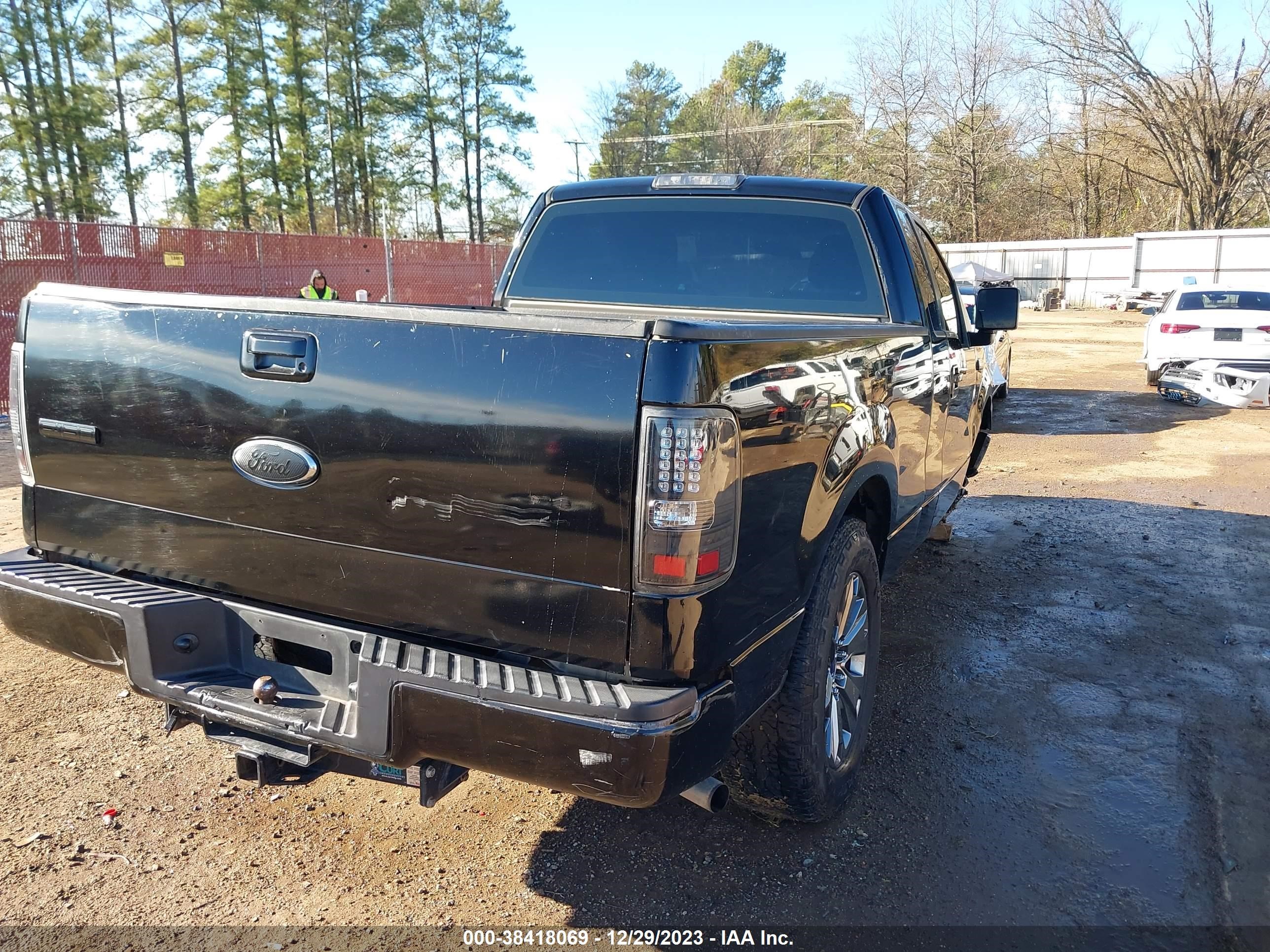 Photo 3 VIN: 1FTRF12286NB69351 - FORD F-150 