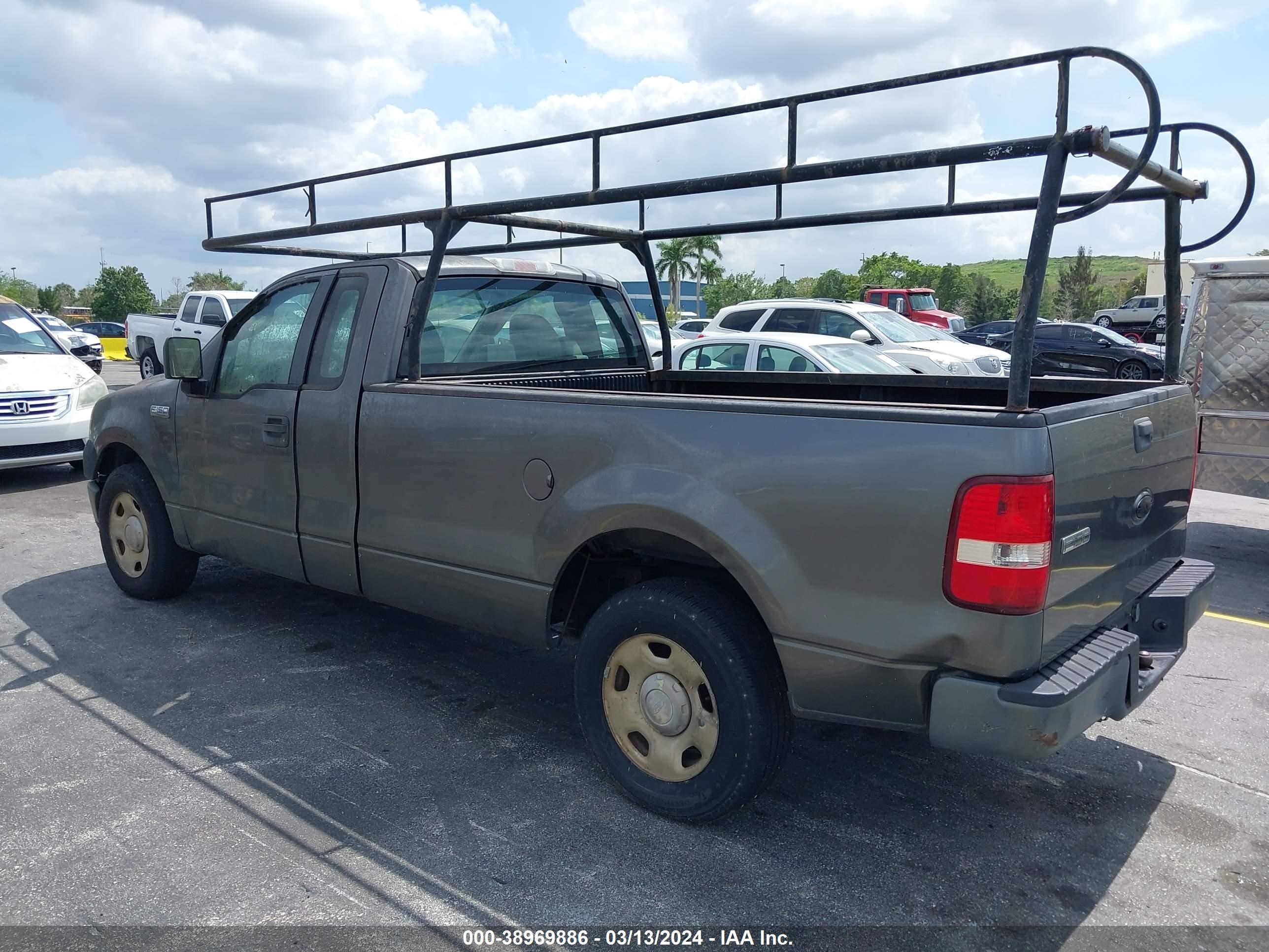 Photo 2 VIN: 1FTRF12286NB83556 - FORD F-150 