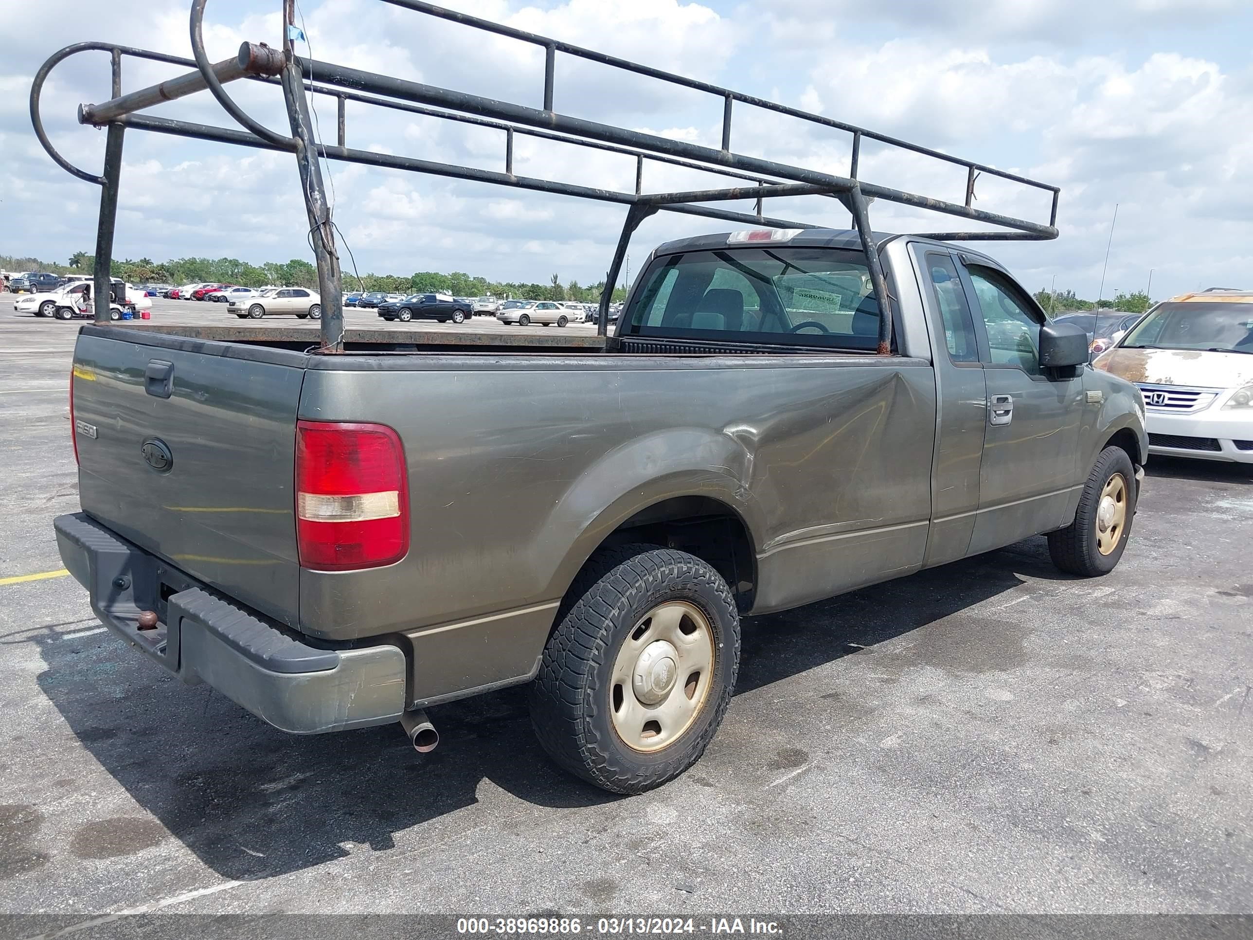 Photo 3 VIN: 1FTRF12286NB83556 - FORD F-150 