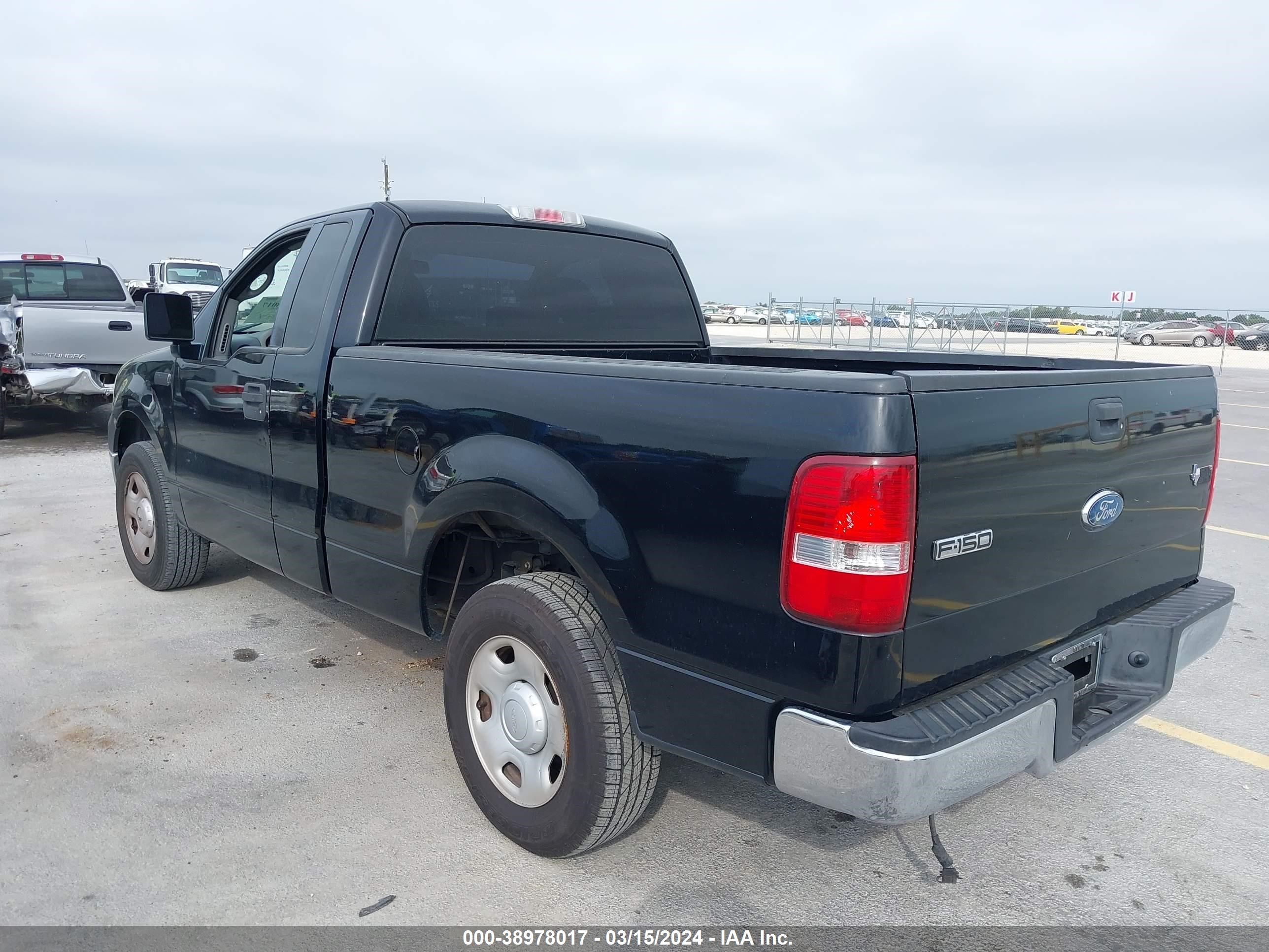 Photo 2 VIN: 1FTRF12288KE97793 - FORD F-150 