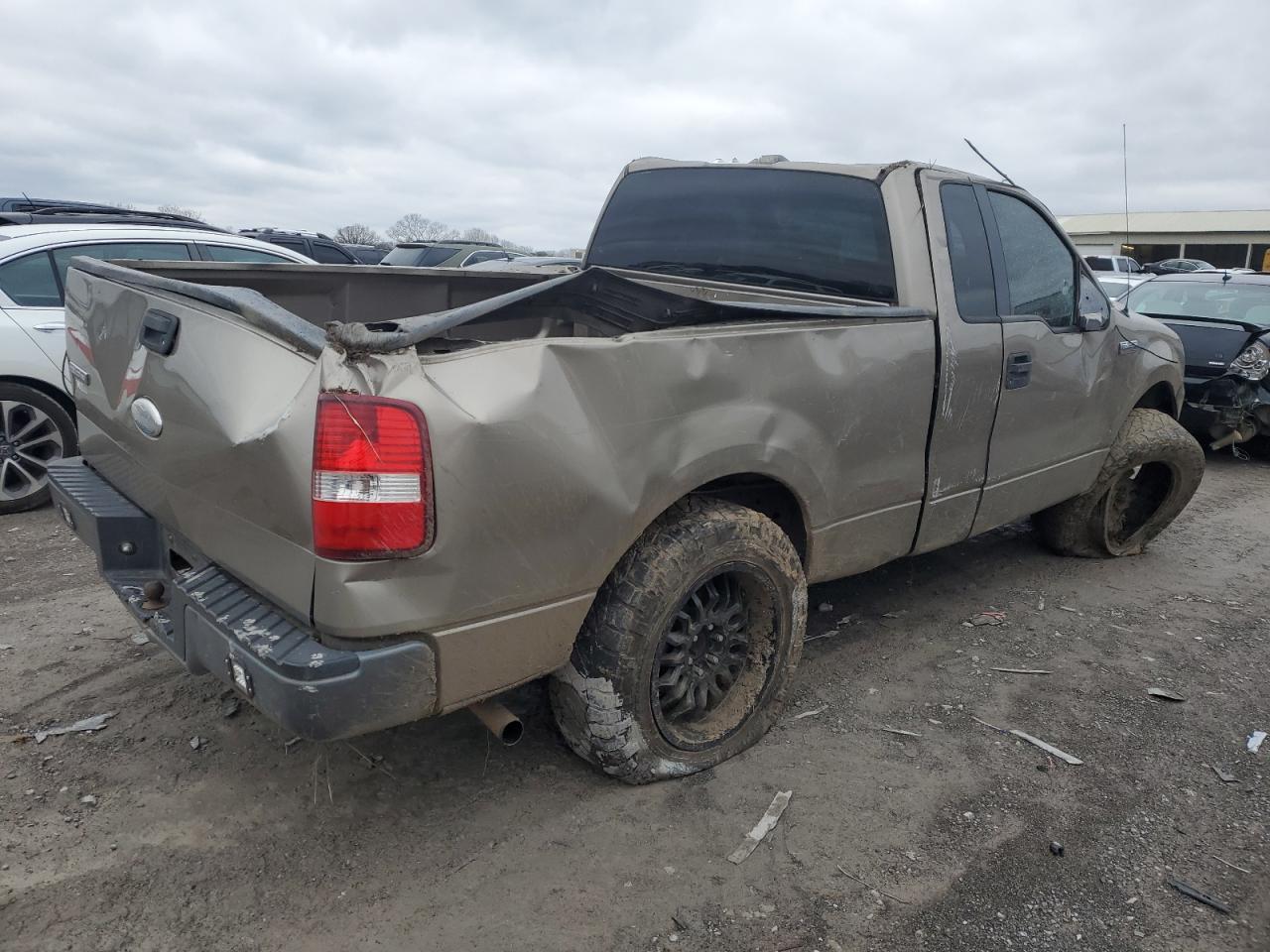 Photo 2 VIN: 1FTRF12296NA78069 - FORD F-150 