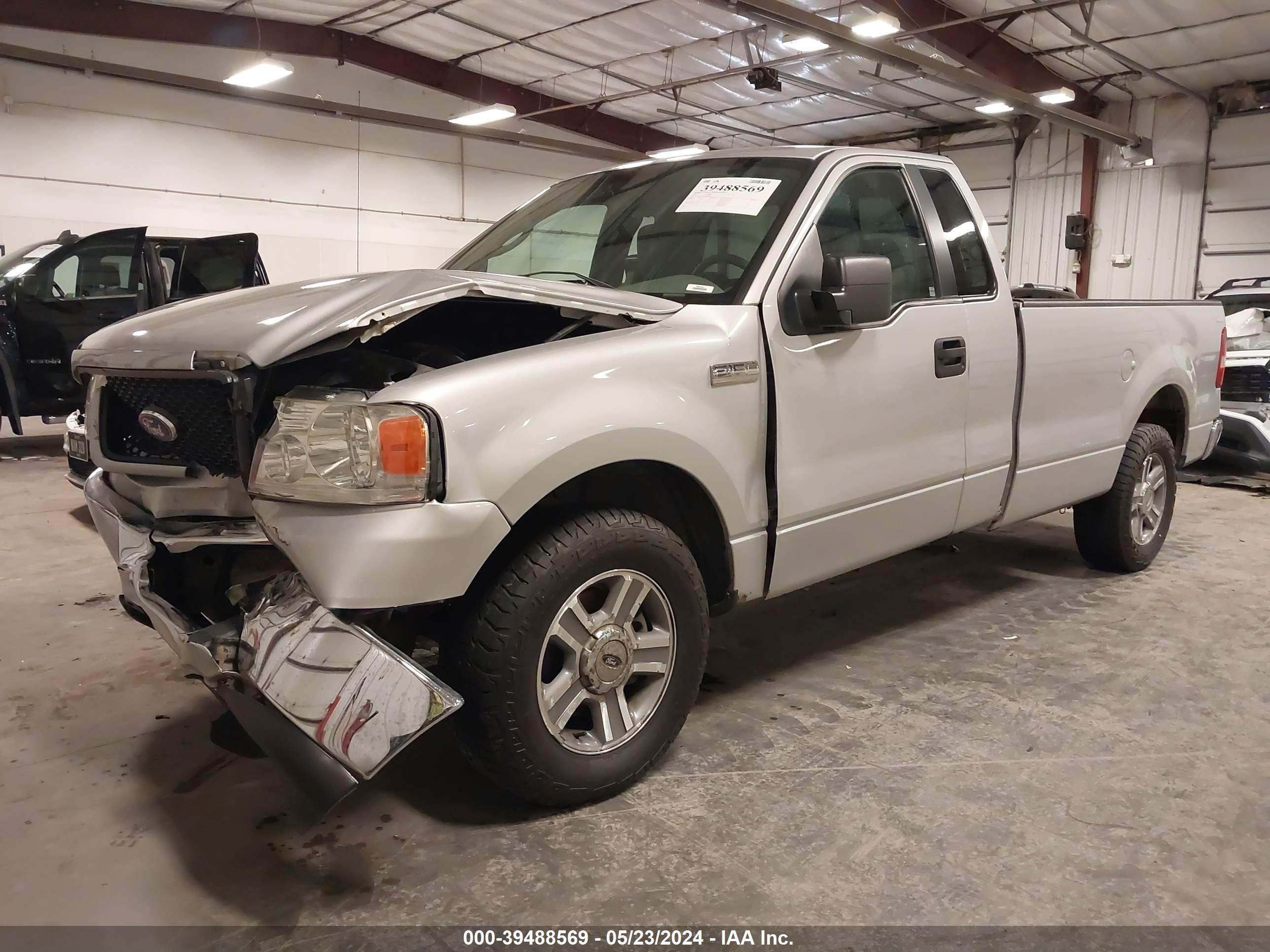 Photo 1 VIN: 1FTRF12296NB81900 - FORD F-150 