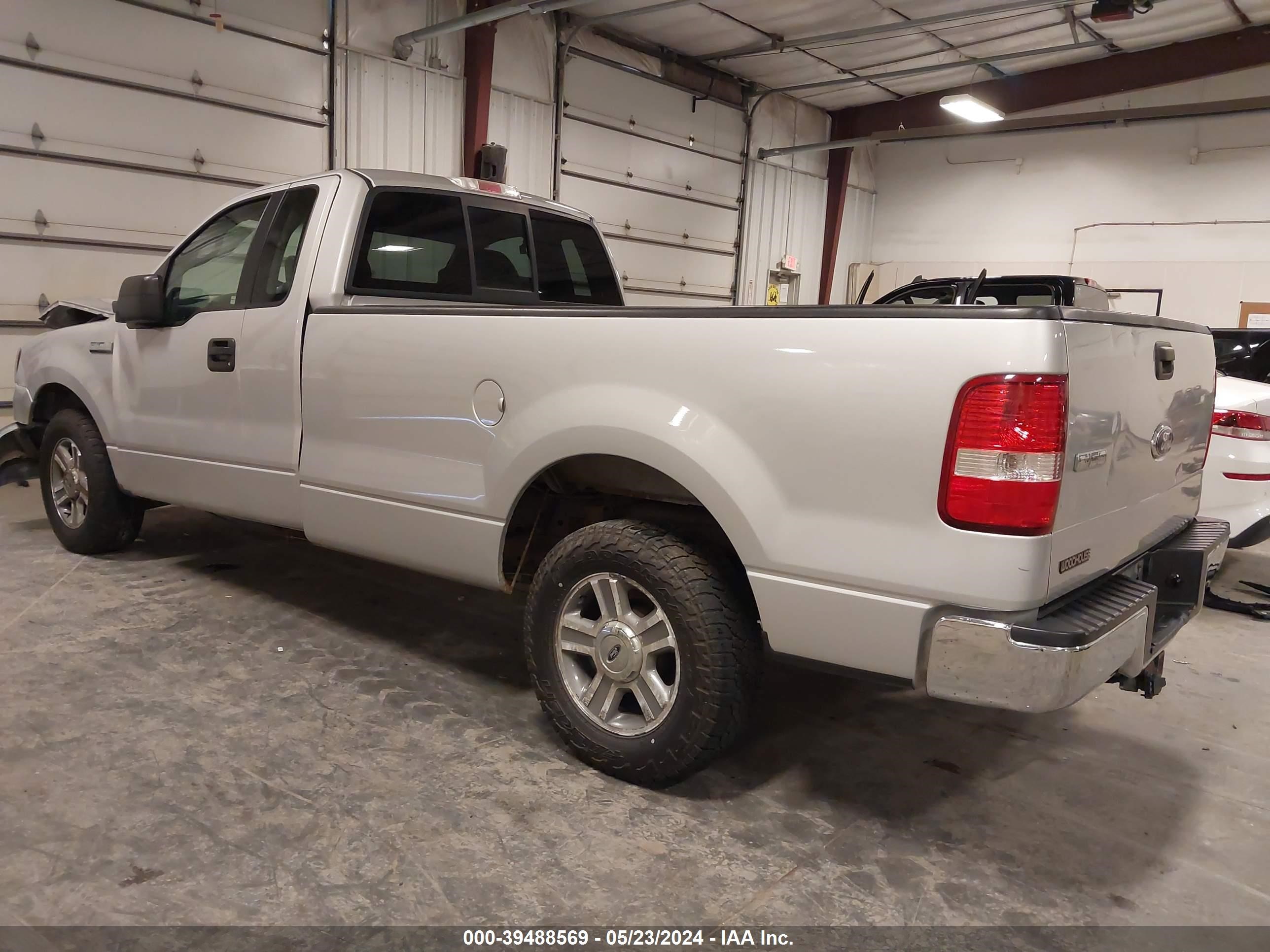 Photo 2 VIN: 1FTRF12296NB81900 - FORD F-150 