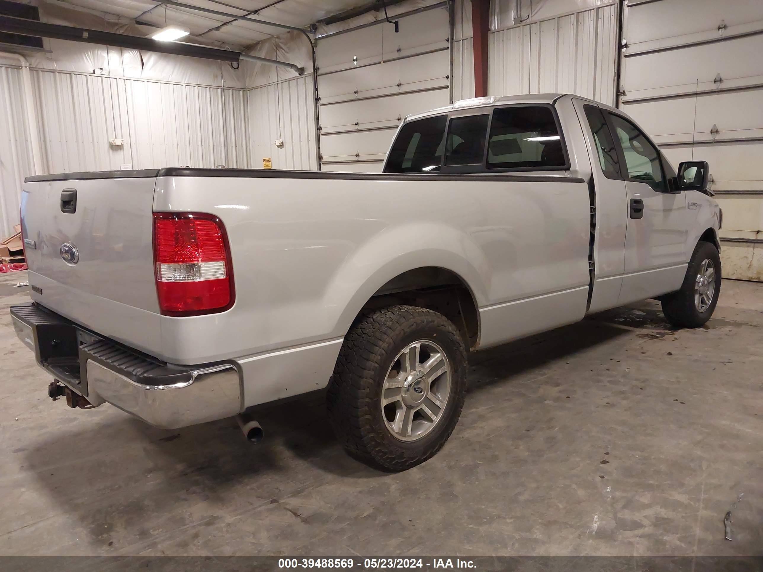 Photo 3 VIN: 1FTRF12296NB81900 - FORD F-150 