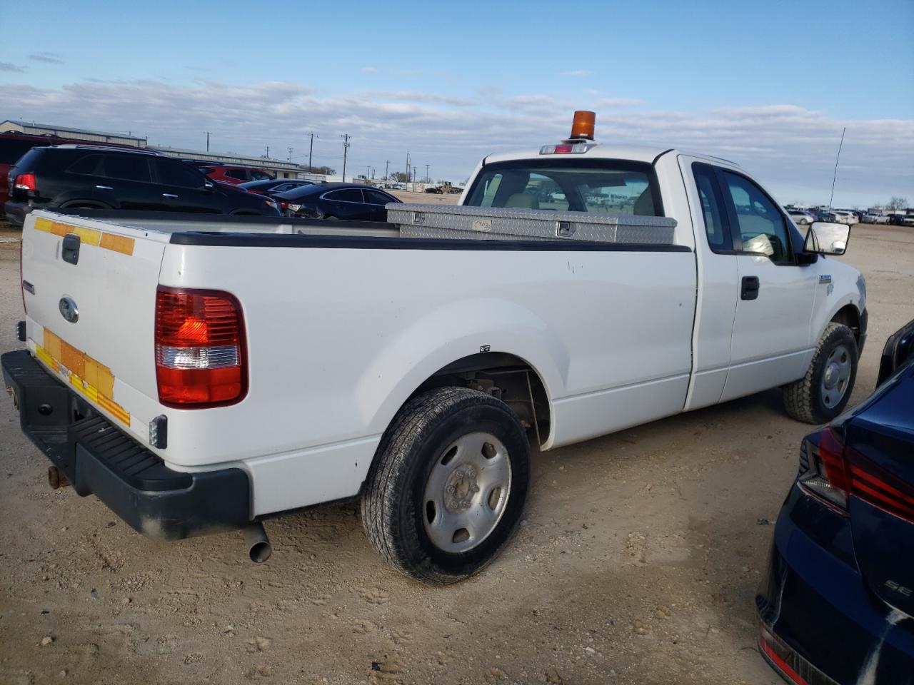 Photo 2 VIN: 1FTRF12W18KB87908 - FORD F-150 