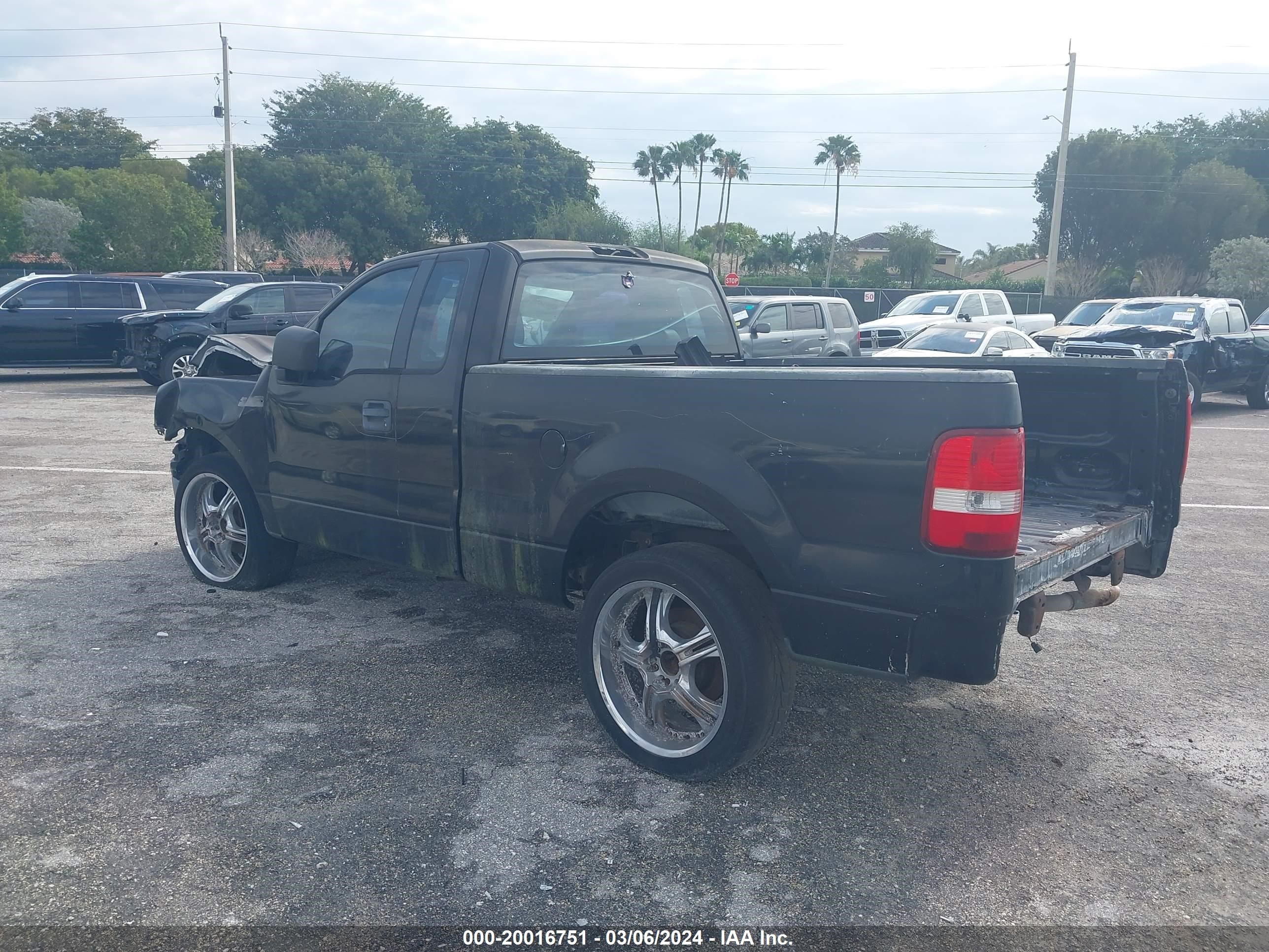 Photo 2 VIN: 1FTRF12W25KB90117 - FORD F-150 