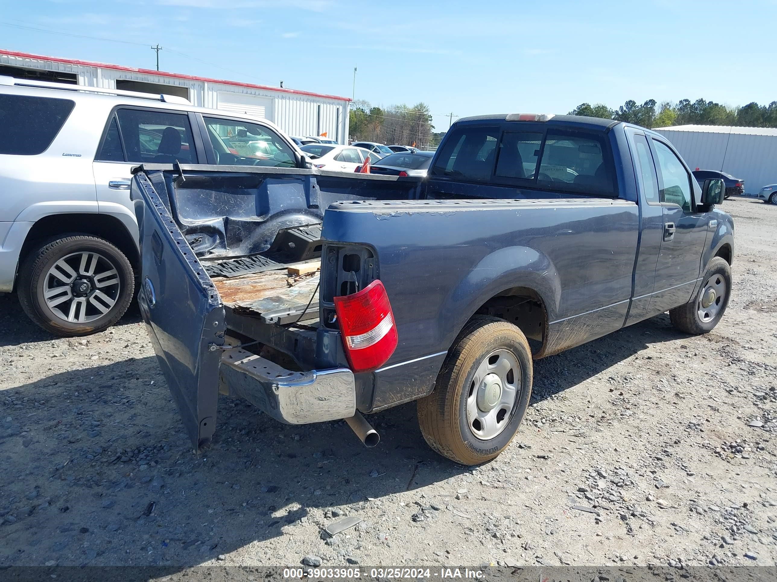 Photo 3 VIN: 1FTRF12W34NA44029 - FORD F-150 