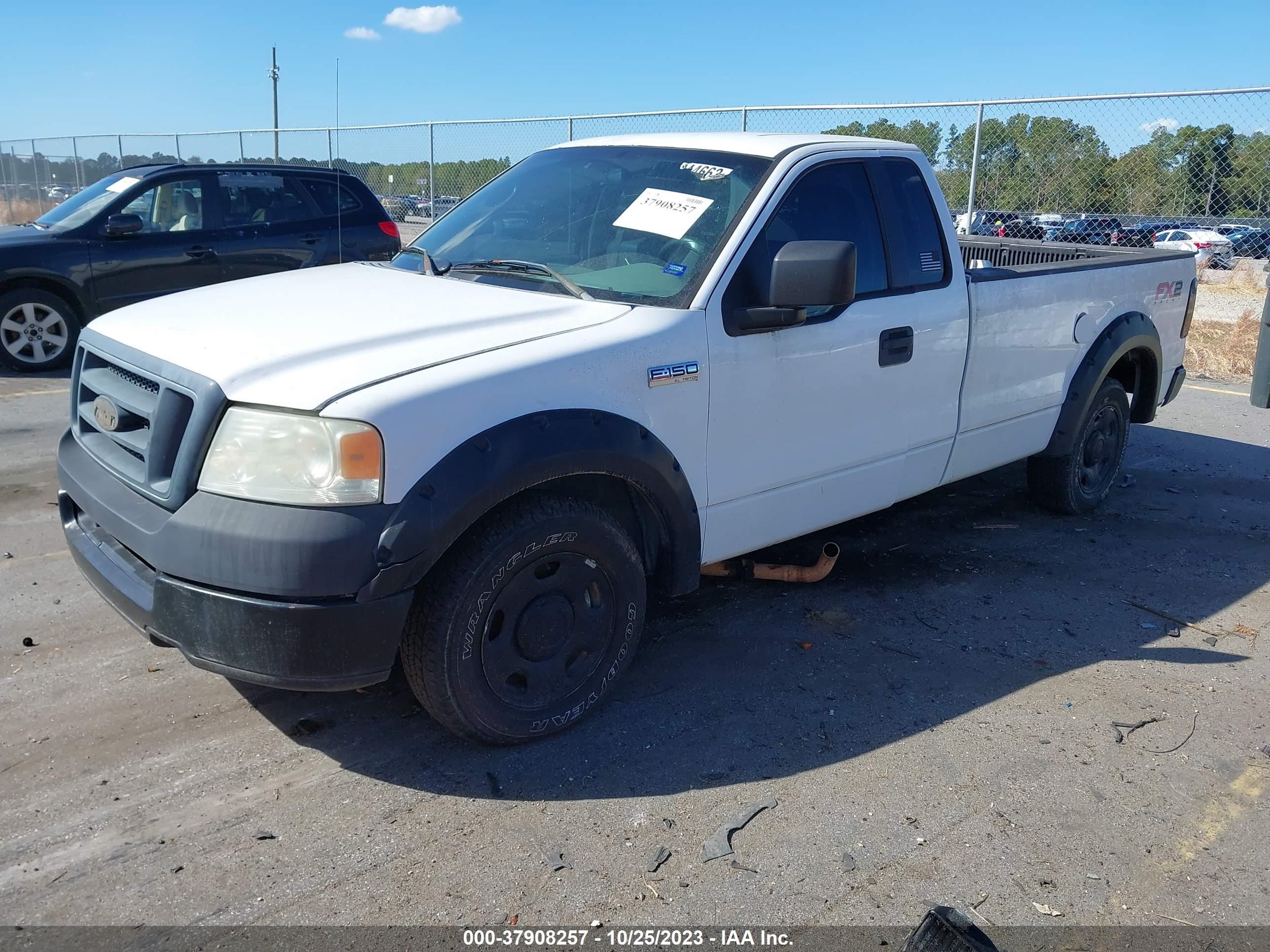 Photo 1 VIN: 1FTRF12W55NA88194 - FORD F-150 