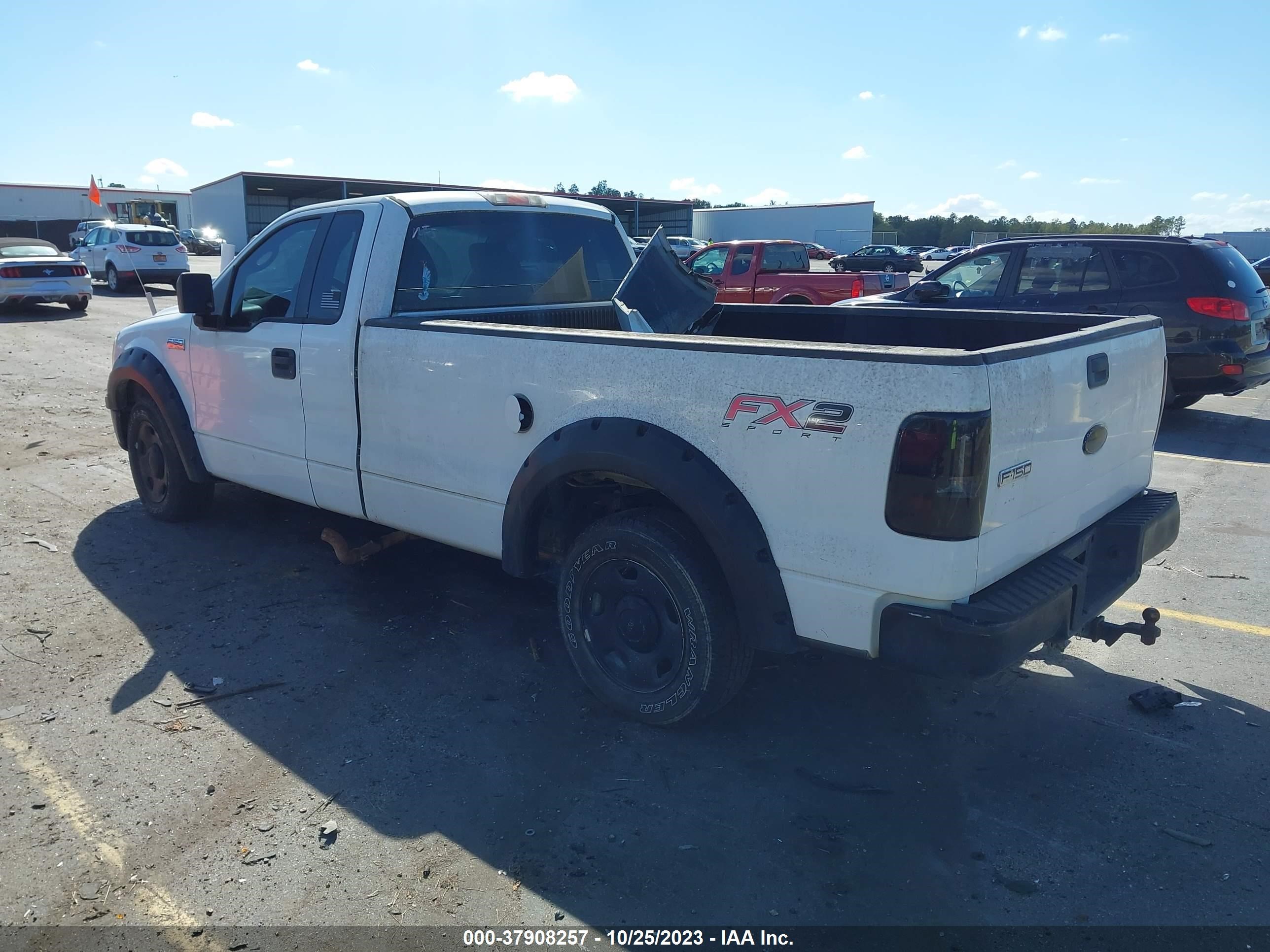 Photo 2 VIN: 1FTRF12W55NA88194 - FORD F-150 