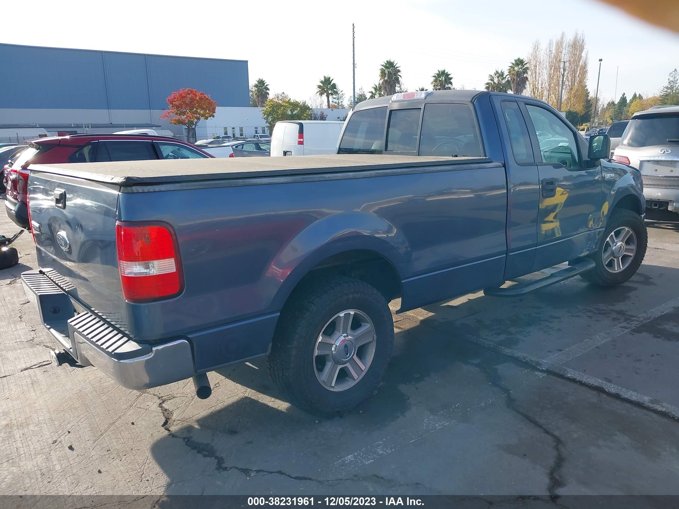 Photo 3 VIN: 1FTRF12W84NB81001 - FORD F-150 