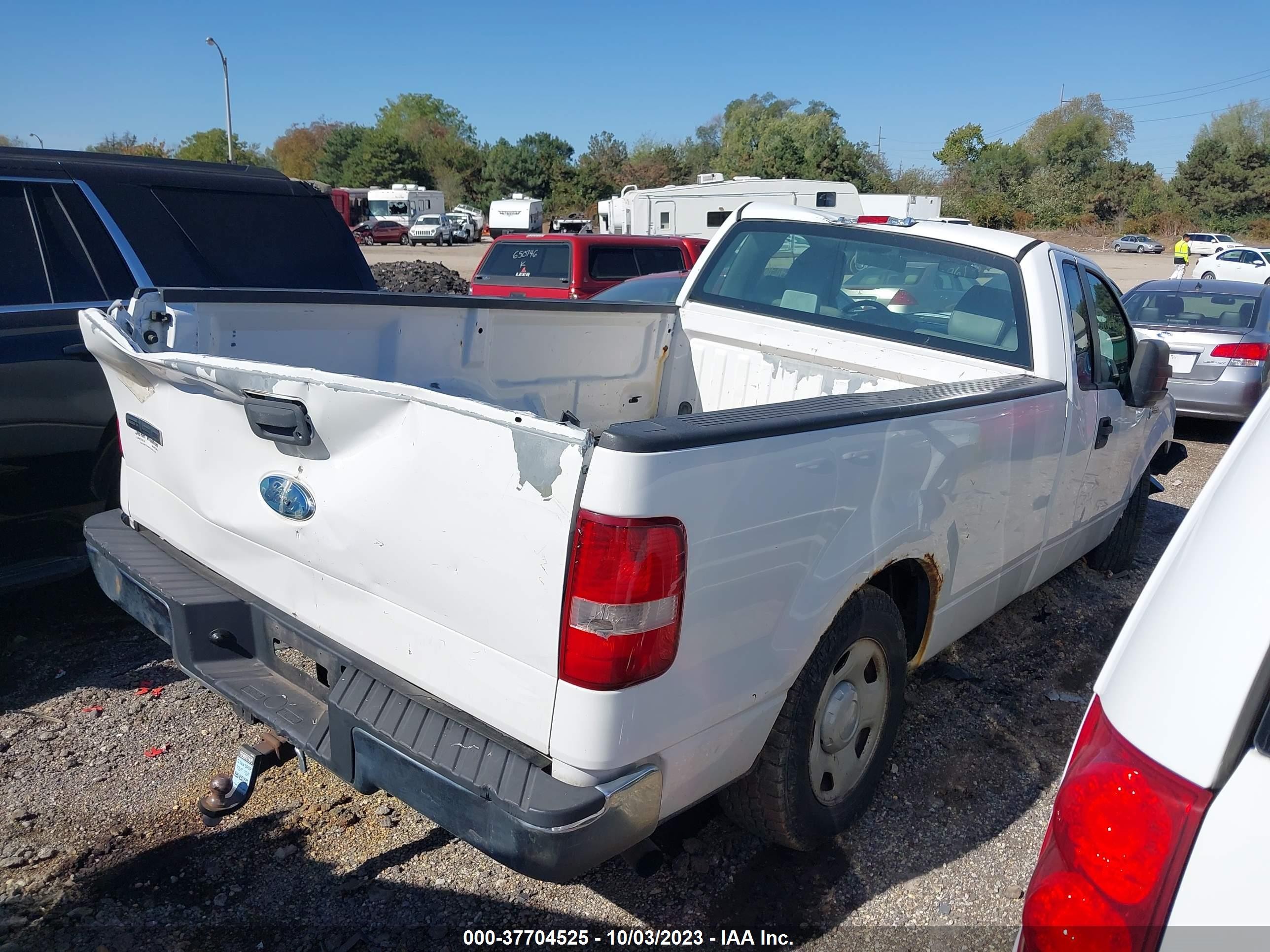 Photo 3 VIN: 1FTRF12W98KC36501 - FORD F-150 