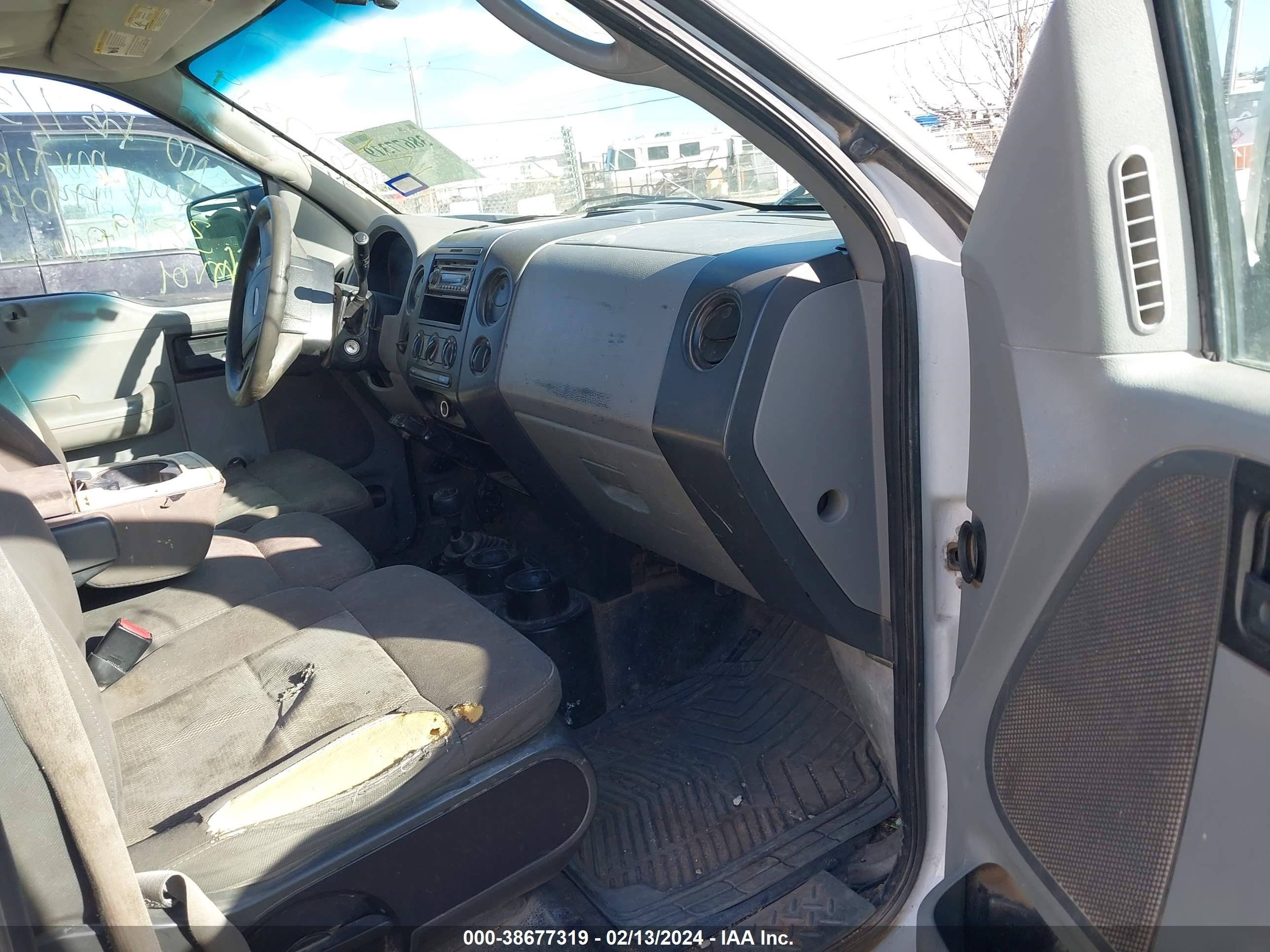 Photo 4 VIN: 1FTRF145X5NA40405 - FORD F-150 